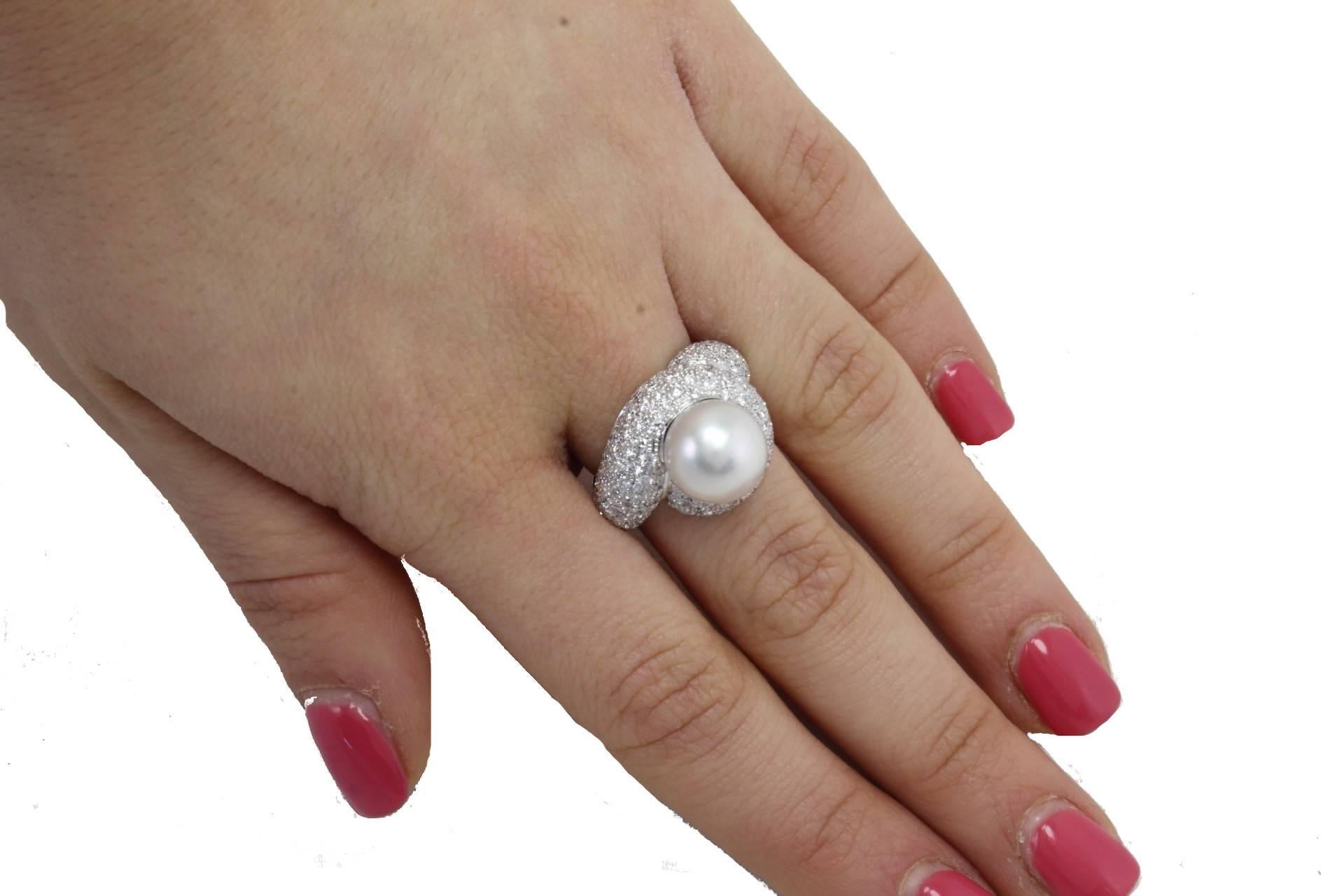 CT 2, 41 Diamonds, Australian South Sea Pearl Gold Cluster Ring For Sale 2