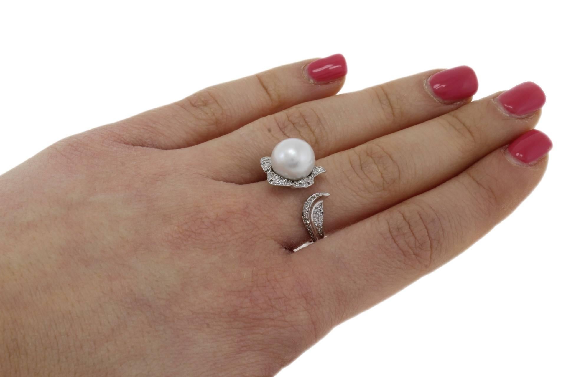  Diamonds South Australian Pearl Cluster 18 kt Gold  Ring For Sale 1