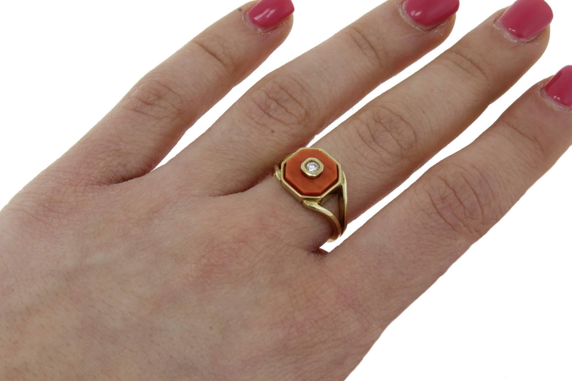  Diamond Coral 18 kt Gold Signet Ring 1