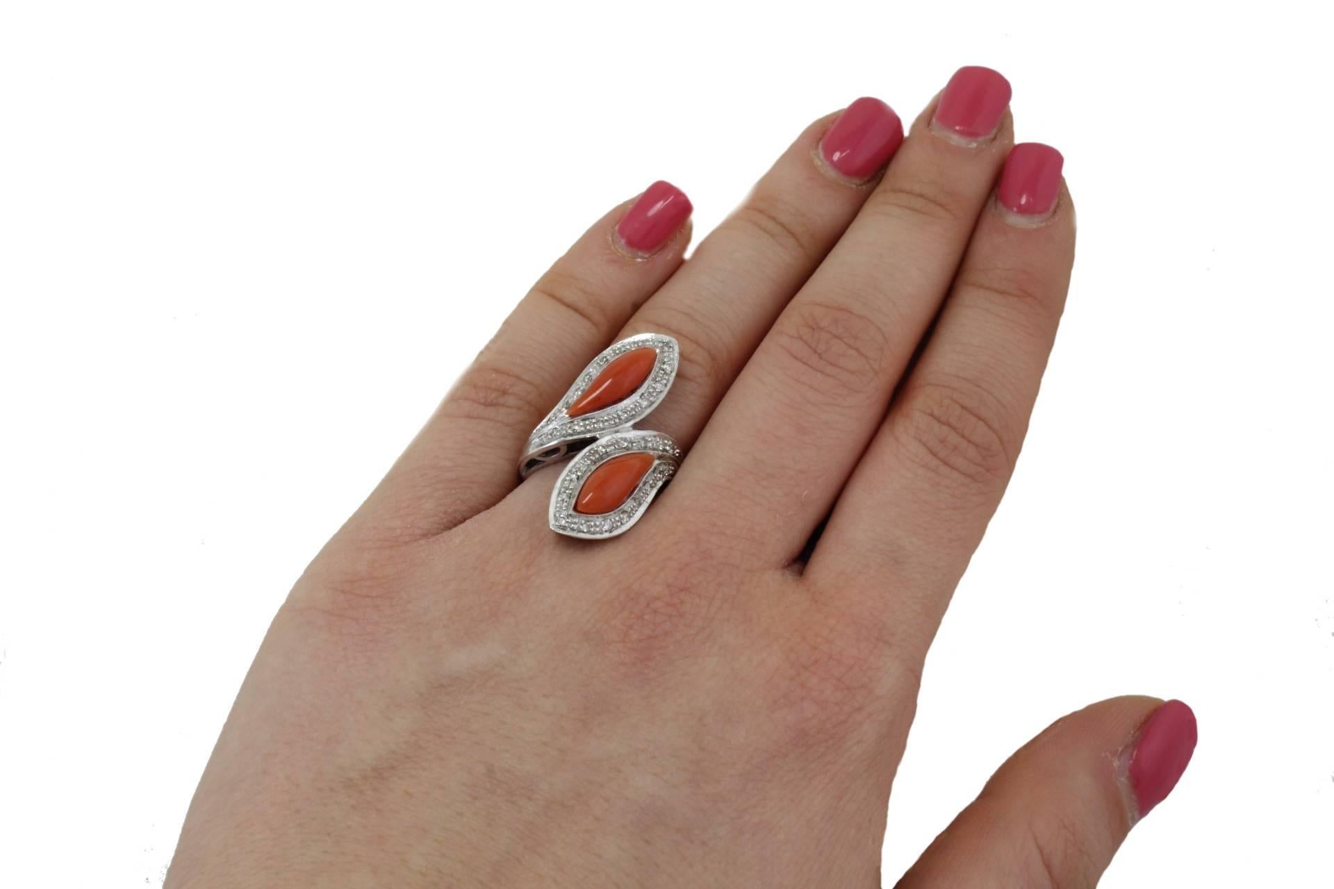  White Diamonds Coral Fashion Gold Ring In Good Condition In Marcianise, Marcianise (CE)