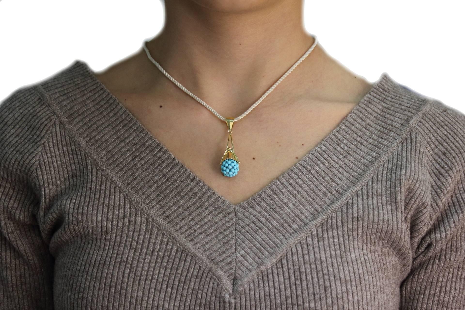 Round Cut Luise Turquoise Yellow Gold Pendant