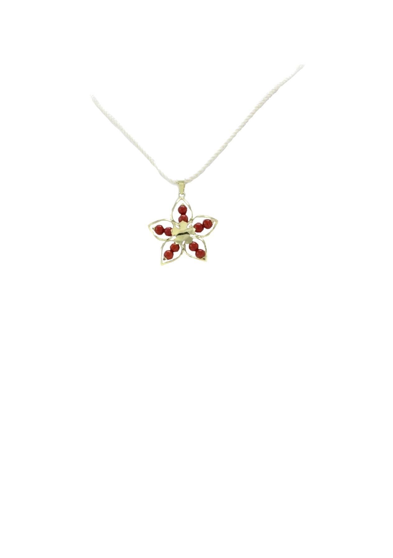 Classic and delightful star mounted in 18Kt yellow gold embellished with stones. Tot weight 3.00
R.f. 85972


For any inquiries,please contact the seller through the message center.