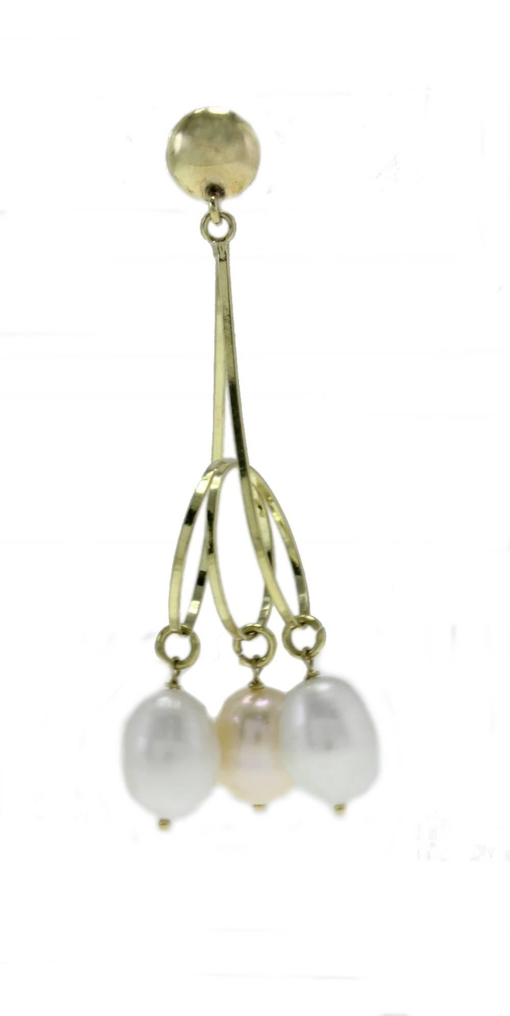 These beautiful earrings are mounted in 18k yellow gold and embellished with pearls beads. tot weight 9.30gr
R.f +gege

For any inquiries,please contact the seller through the message center.
