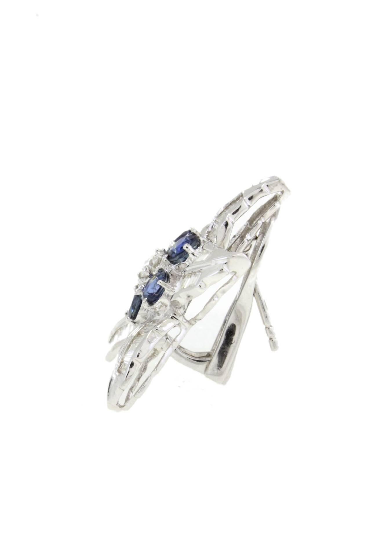 Taille brillant Boucles d'oreilles étoile saphir bleu taille baguette en vente