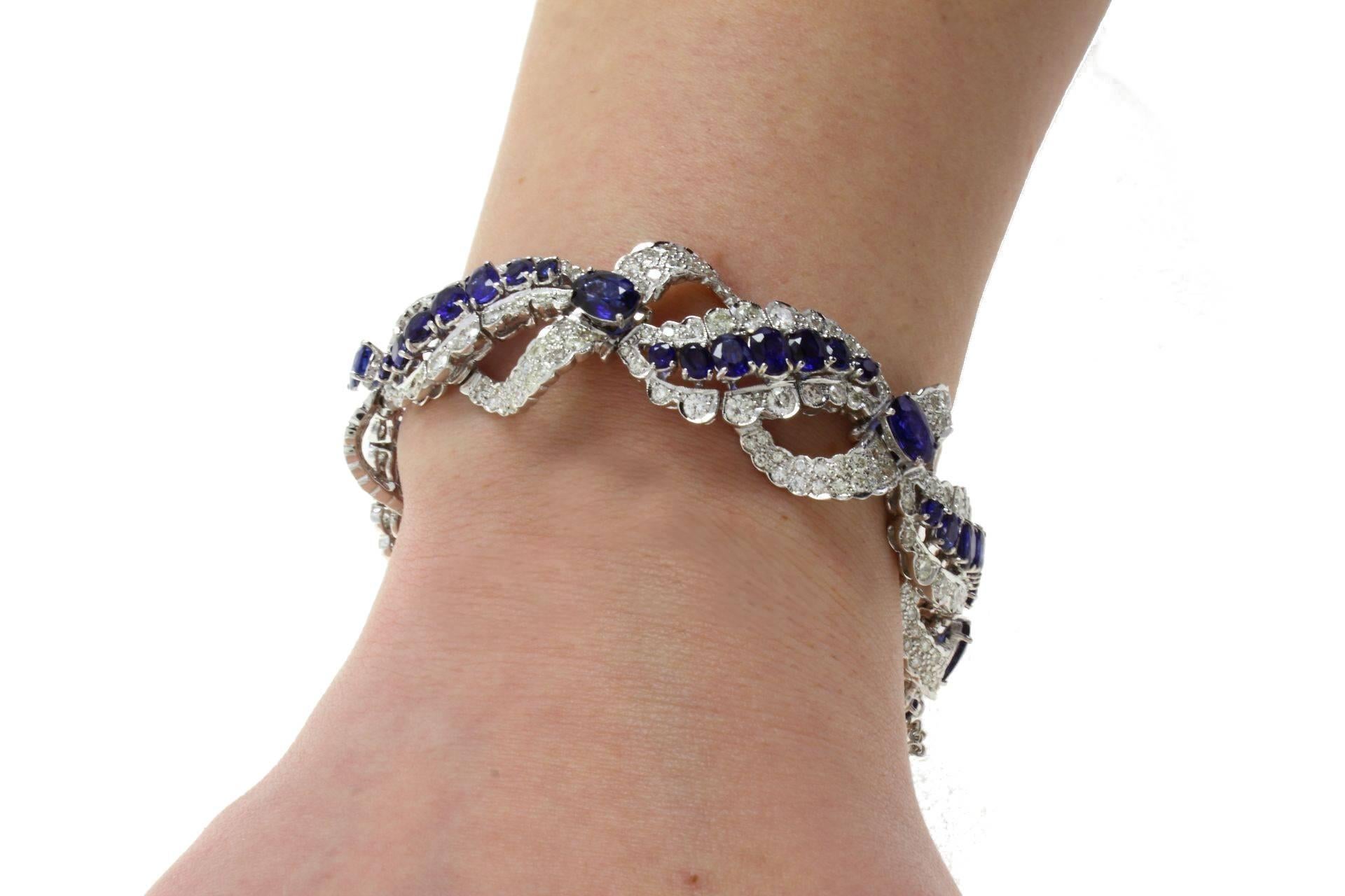 Women's c 17, 95 Sapphire and ct 9, 85 Diamond Gold Clamper Bracelet For Sale