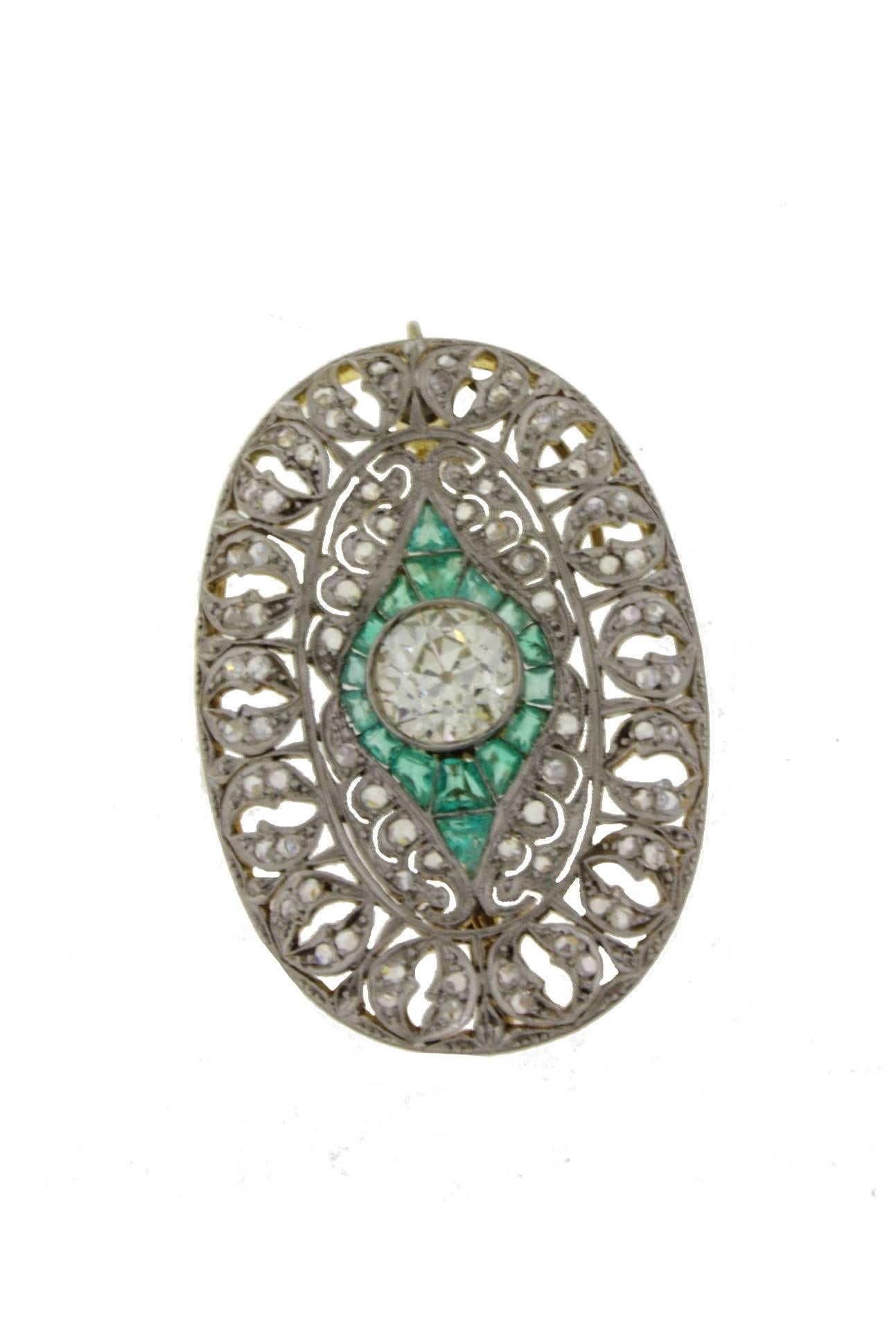 Emerald Diamond Gold Brooch Necklace In Good Condition In Marcianise, Marcianise (CE)