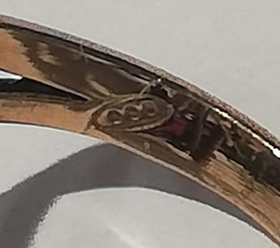 Donna Perle, Diamanti, Smeraldi, Zaffiri, Rubini, Pietre, Anello in oro rosa e argento in vendita
