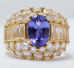 Tanzanita, Diamantes, Anillo de Oro Amarillo de 18 Kilates.