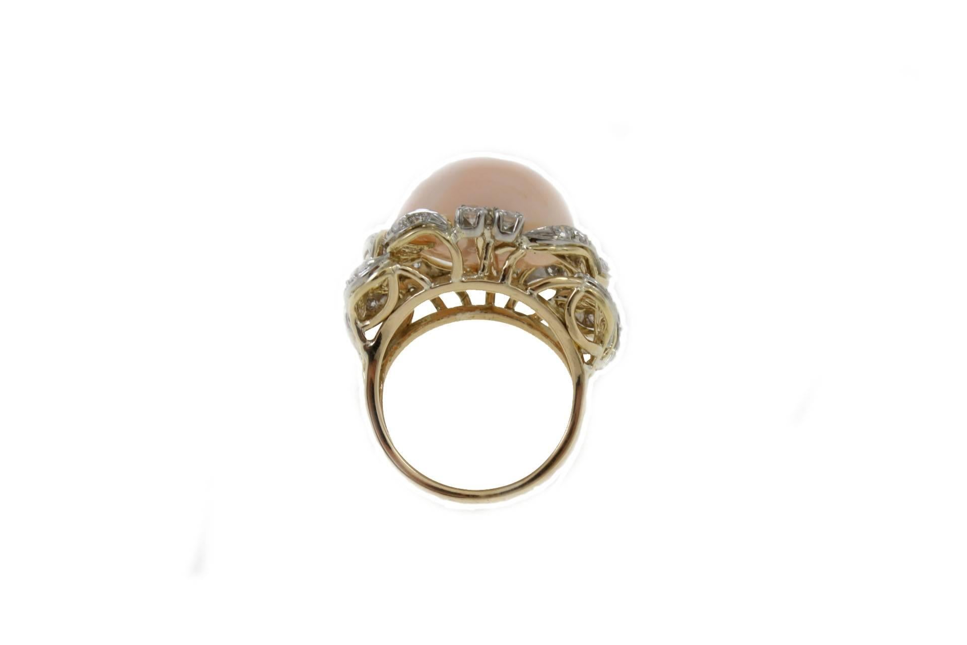  Coral Diamond Gold Cluster Ring In Good Condition In Marcianise, Marcianise (CE)
