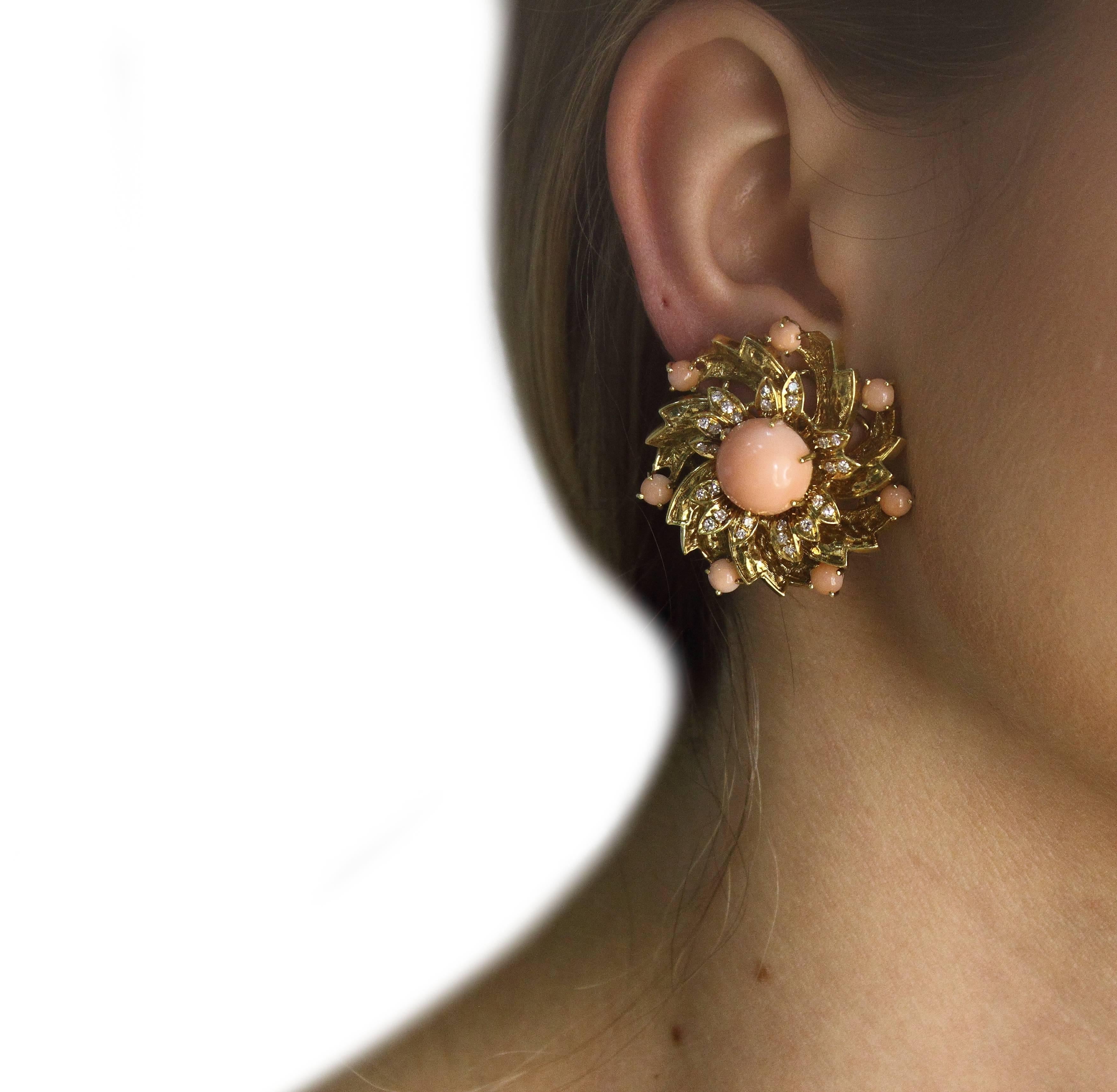  Gold Diamond Coral Clip-On Earrings In Good Condition In Marcianise, Marcianise (CE)
