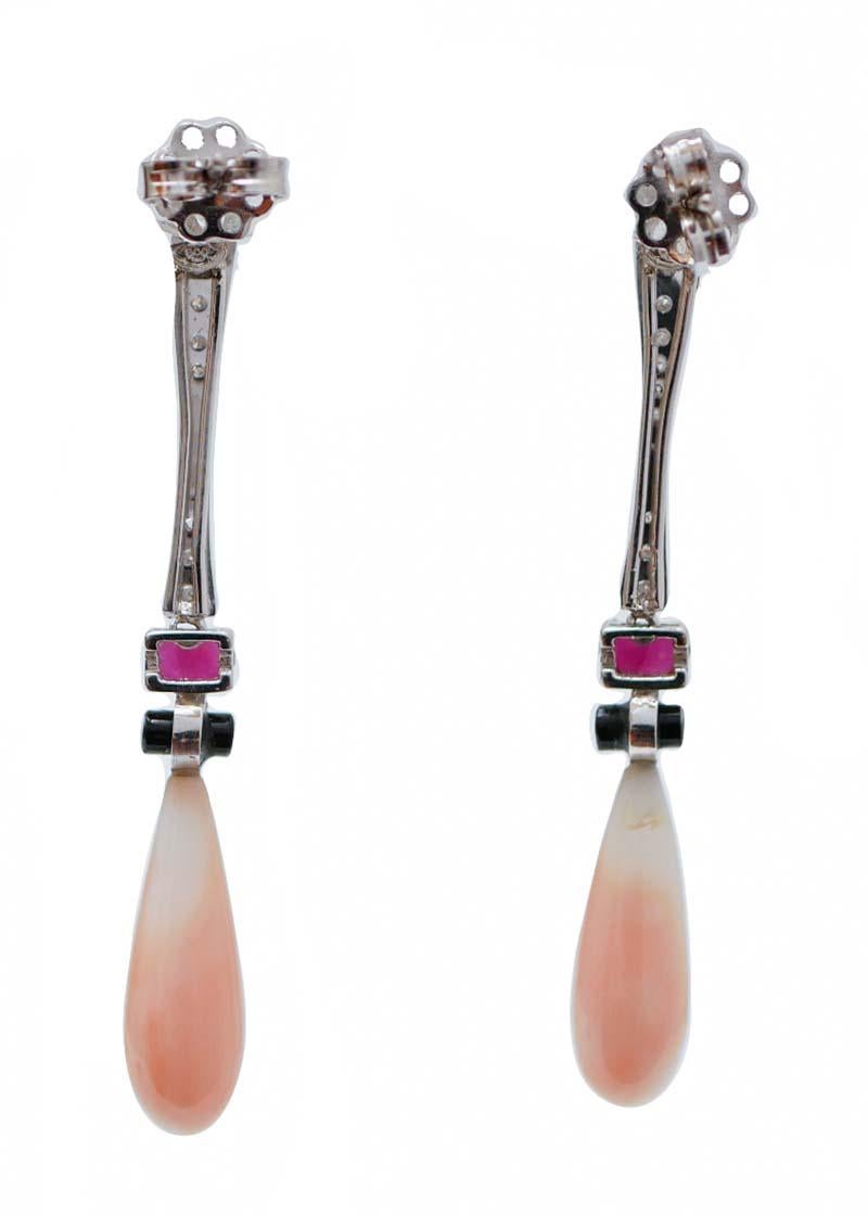 Rétro Corail, rubis, onyx, diamants, platine Boucles d'oreilles. en vente