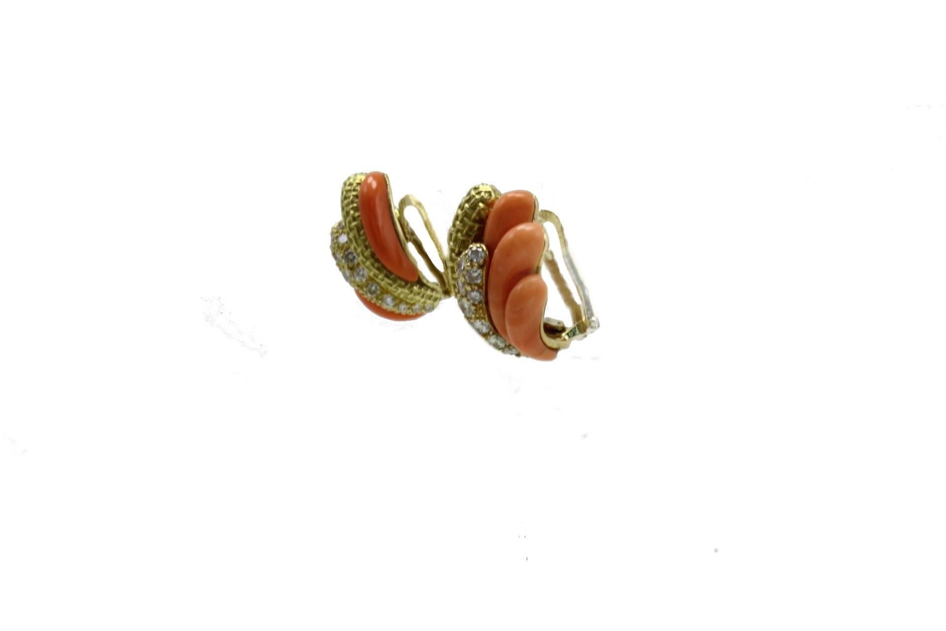 Retro  Diamond Gold Coral Clip-On Earrings