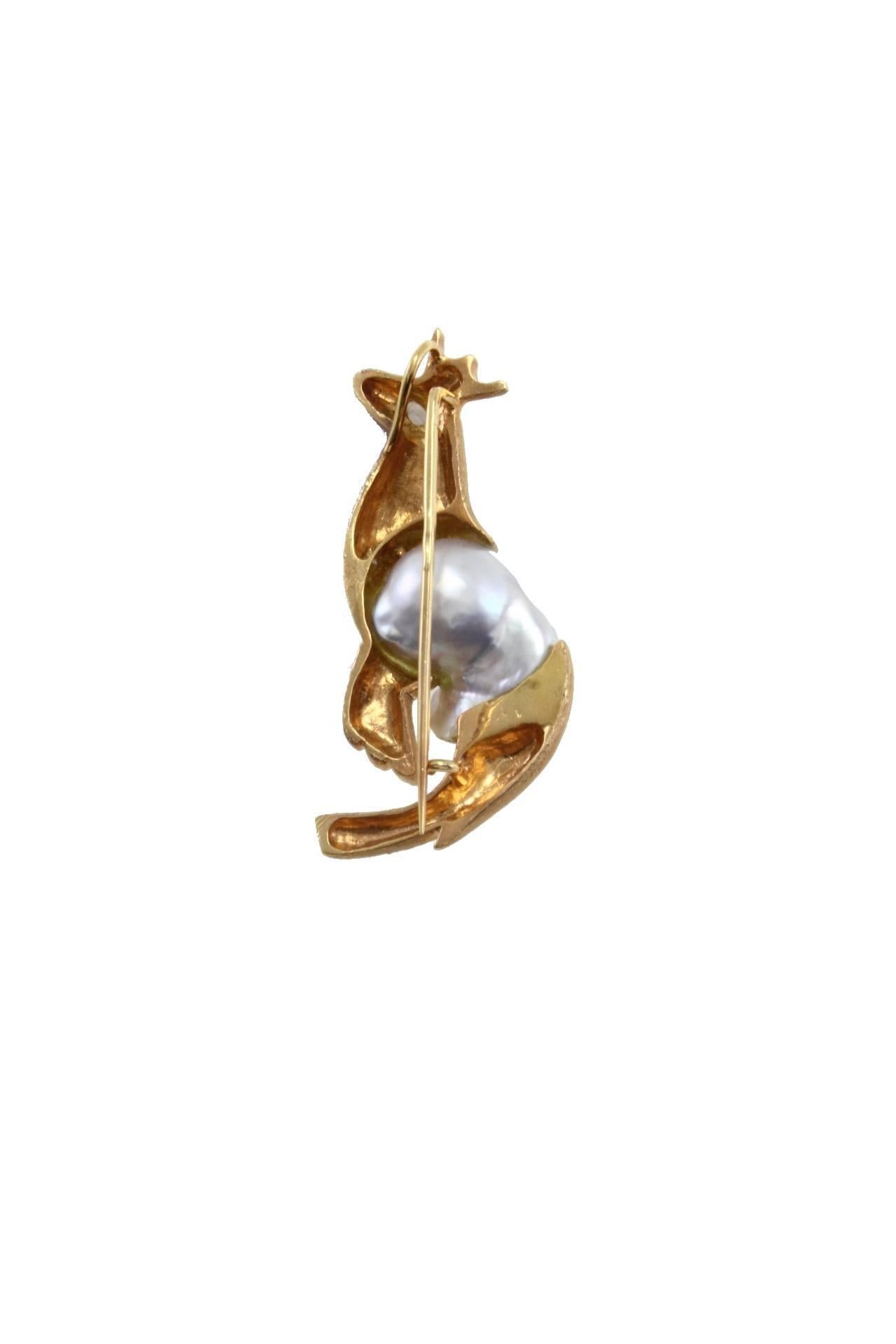  Baroque Pearl Diamond Gold Brooch Pendant In Good Condition For Sale In Marcianise, Marcianise (CE)