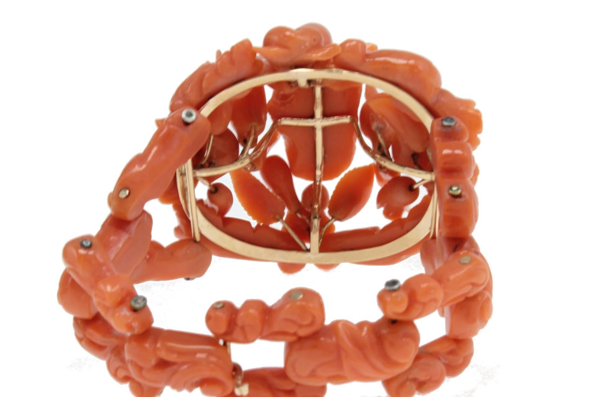 Women's Engraved Red Corals and Gold Cuff Retrò Bracelet