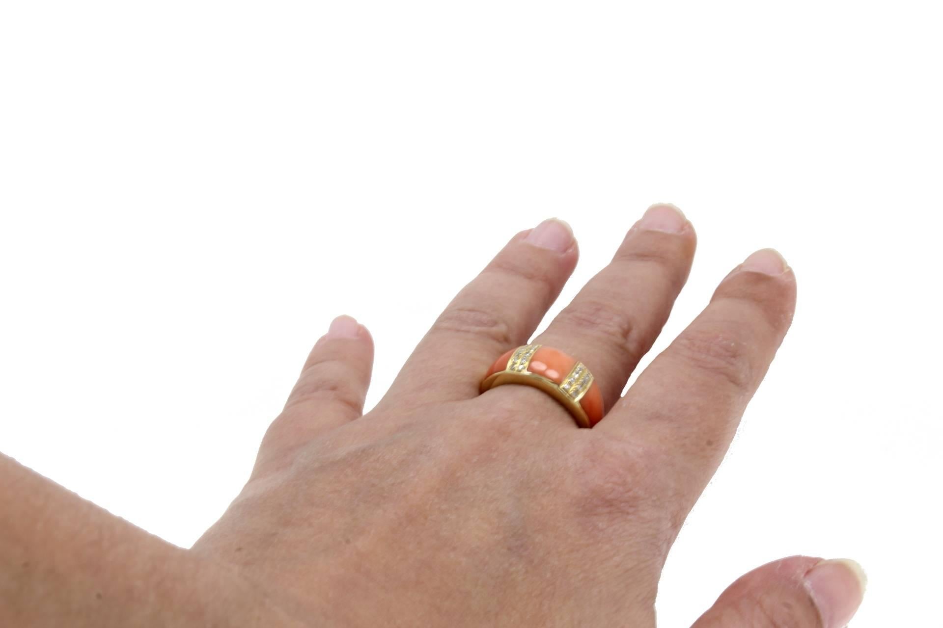  Gold Diamond Coral Ring In Good Condition In Marcianise, Marcianise (CE)