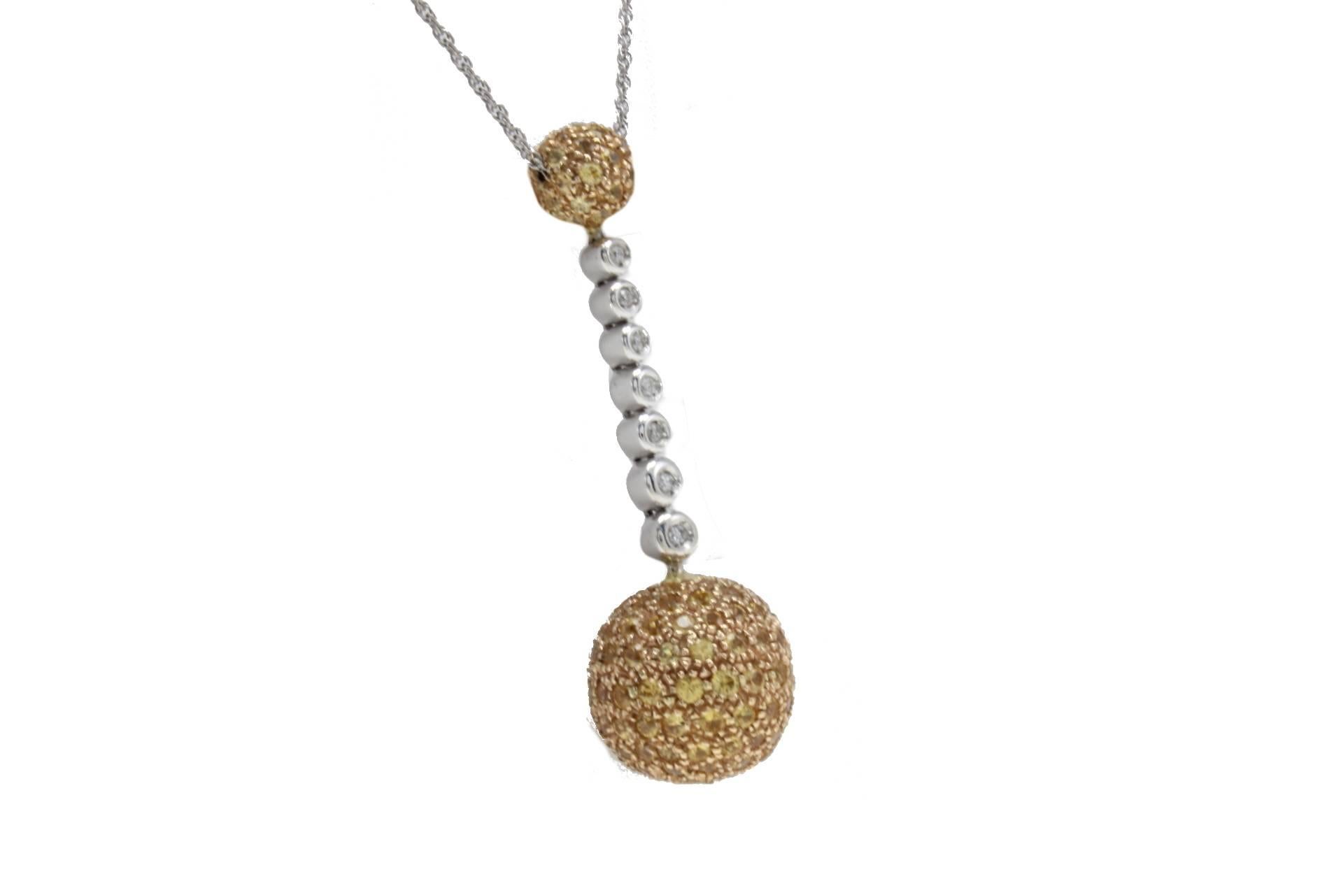 Round Cut Gold Silver Diamond Topaz Necklace Pendant For Sale