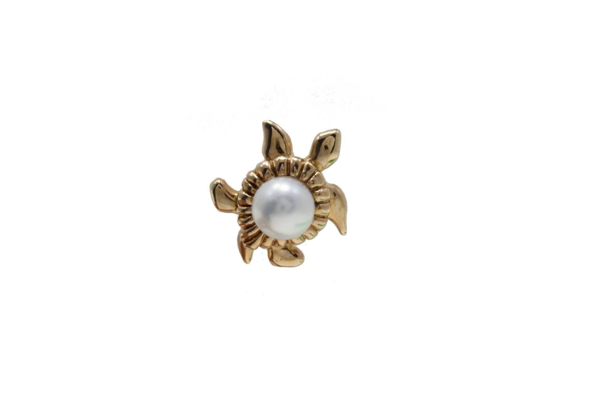 Round Cut  Gold Pearl Brooch/Pendant For Sale