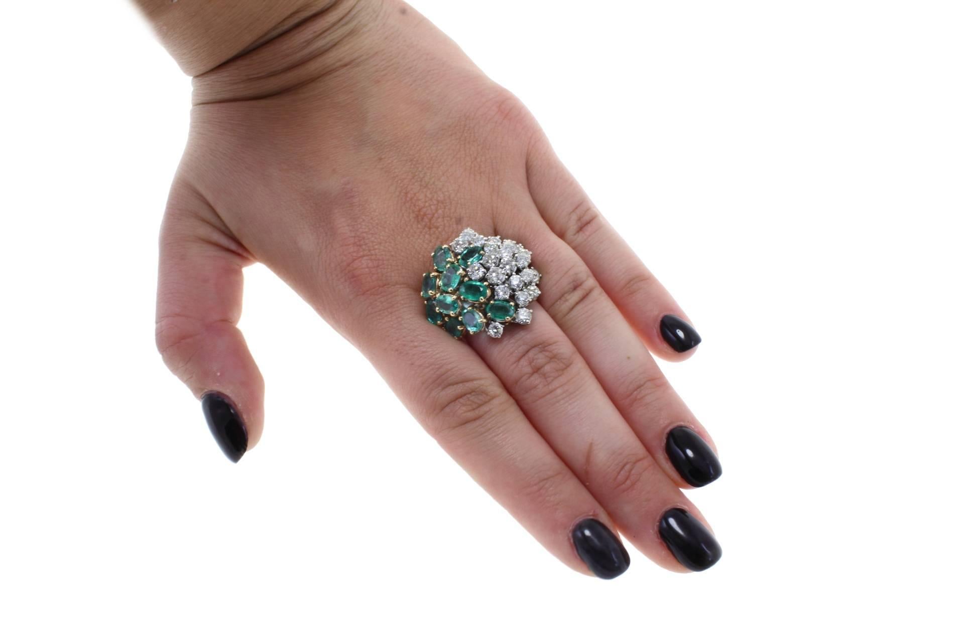 Emerald Diamond Gold Ring In Good Condition In Marcianise, Marcianise (CE)