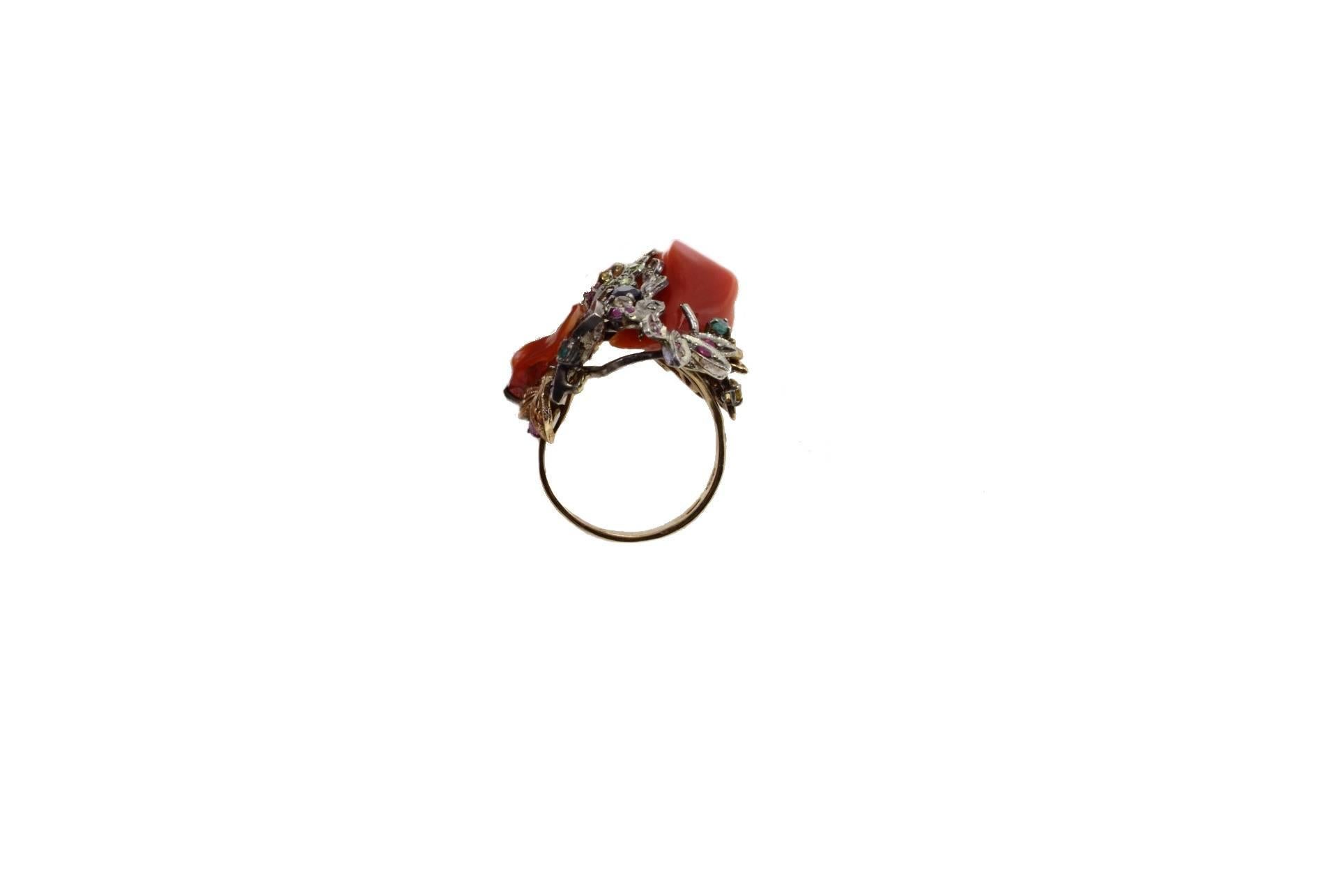 SHIPPING POLICY:
No additional costs will be added to this order.
Shipping costs will be totally covered by the seller (customs duties included).

Coral ring in 9kt yellow gold and silver embellished with a cluster of diamonds, multi-colour