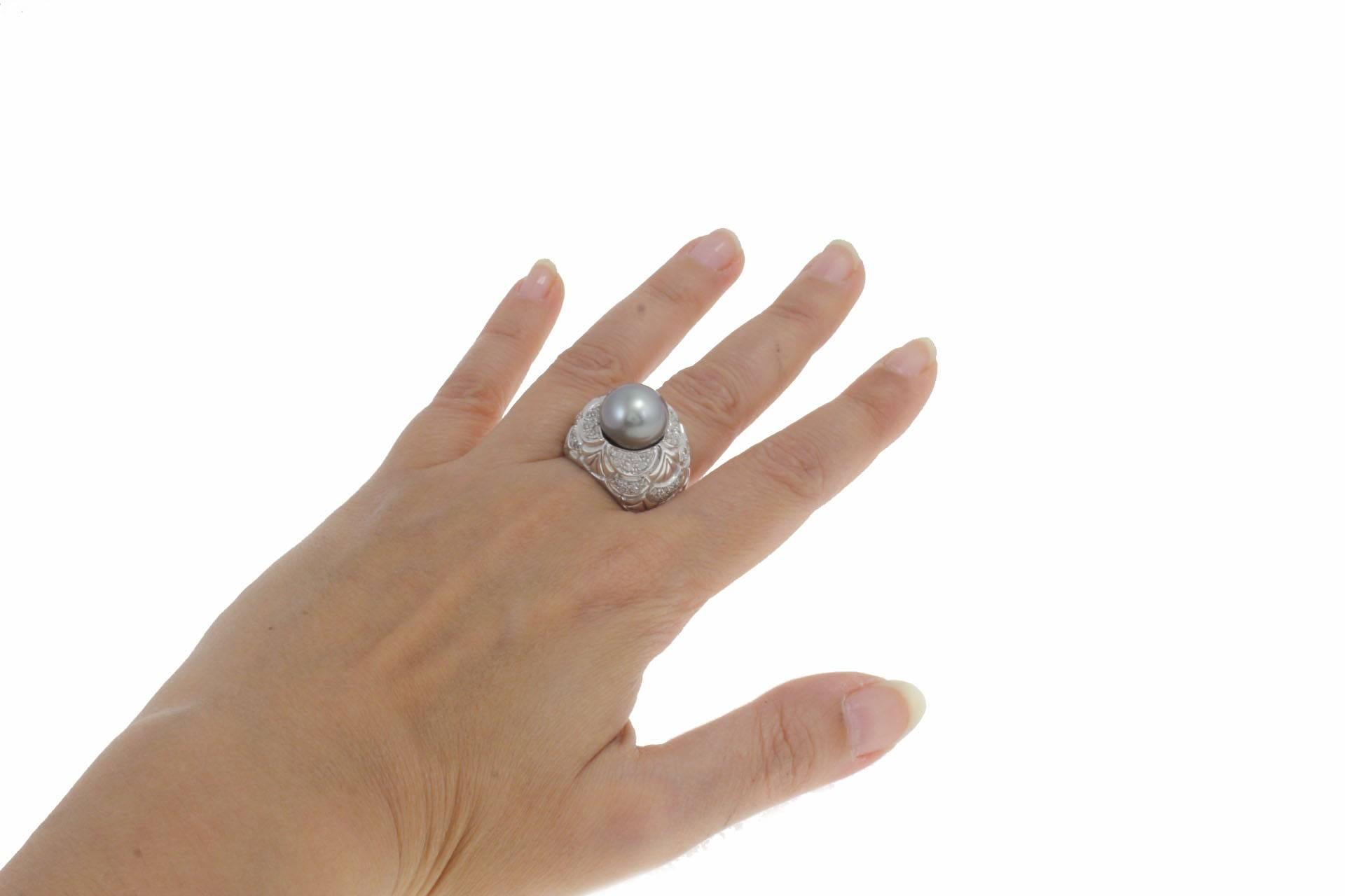 Women's Grey Pearl, Diamonds, 14 Karat White Gold Cluster Ring. For Sale