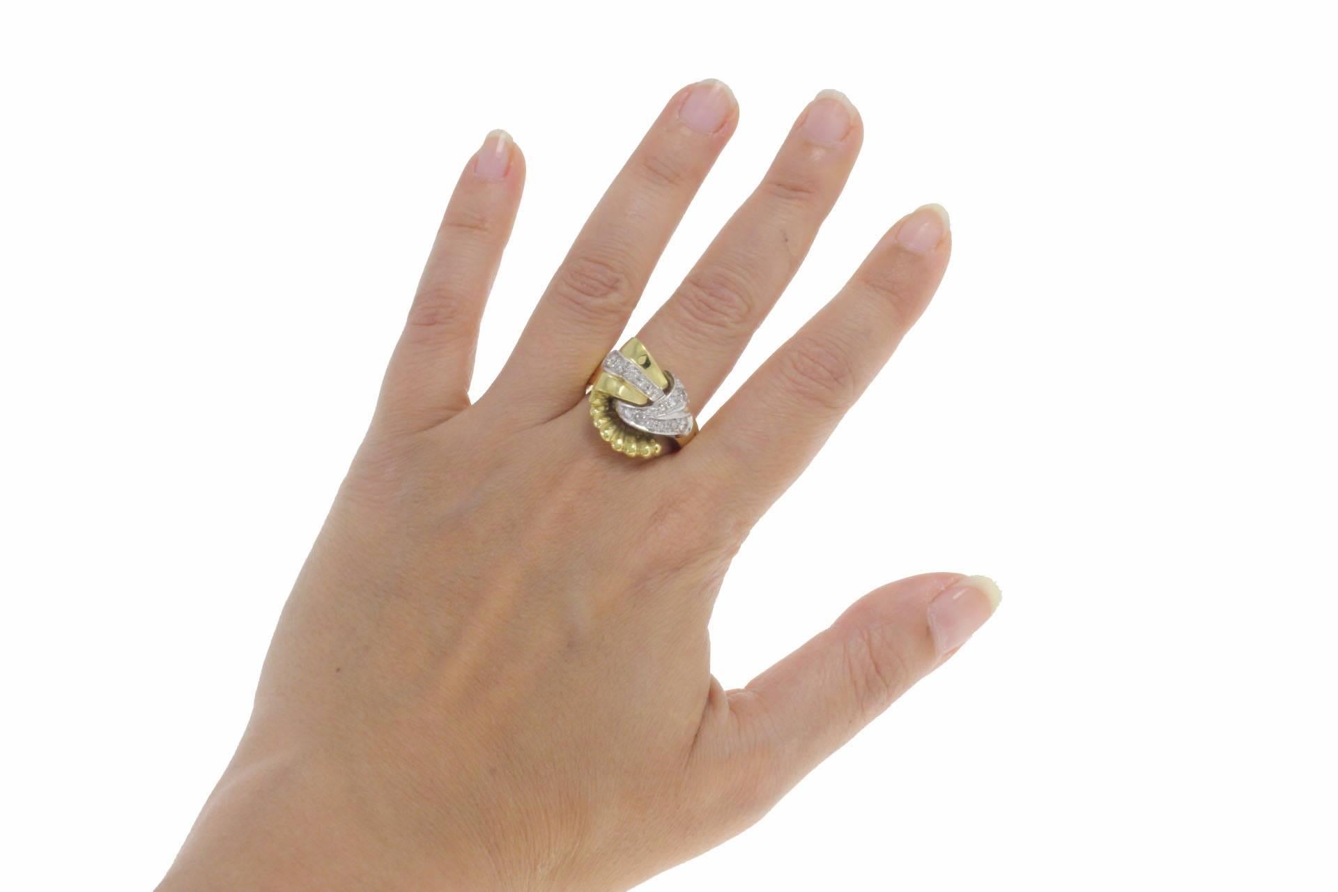 Brilliant Cut Diamond and Yellow Gold Fashion 18 kt Gold  Ring For Sale