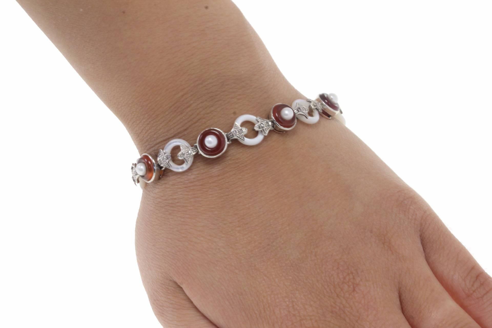  Gold Silver Diamond Pearl Carnelian Mother-of-Pearl Link Bracelet In Good Condition In Marcianise, Marcianise (CE)