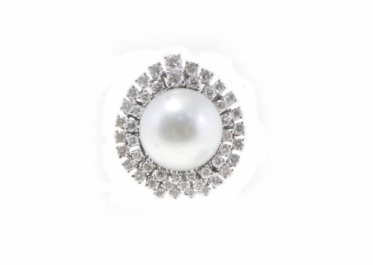18 kt white gold ct 4,11 Diamond Australian Pearl Earrings For Sale at