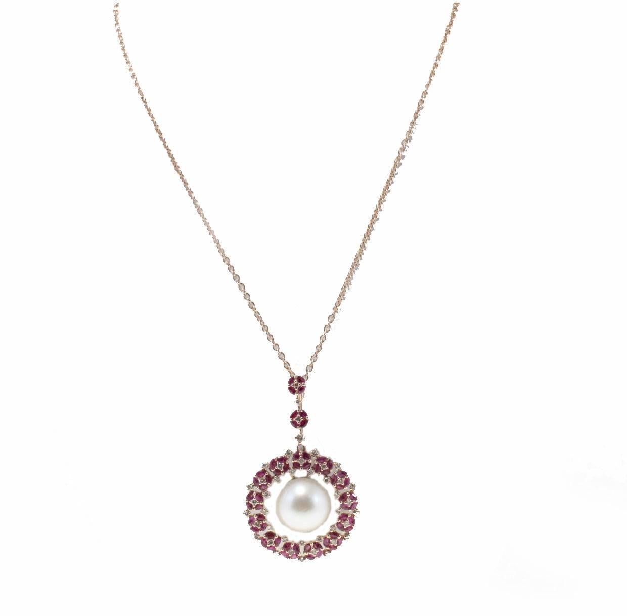  Australian Pearl Ruby Diamond Gold Pendant In Good Condition In Marcianise, Marcianise (CE)