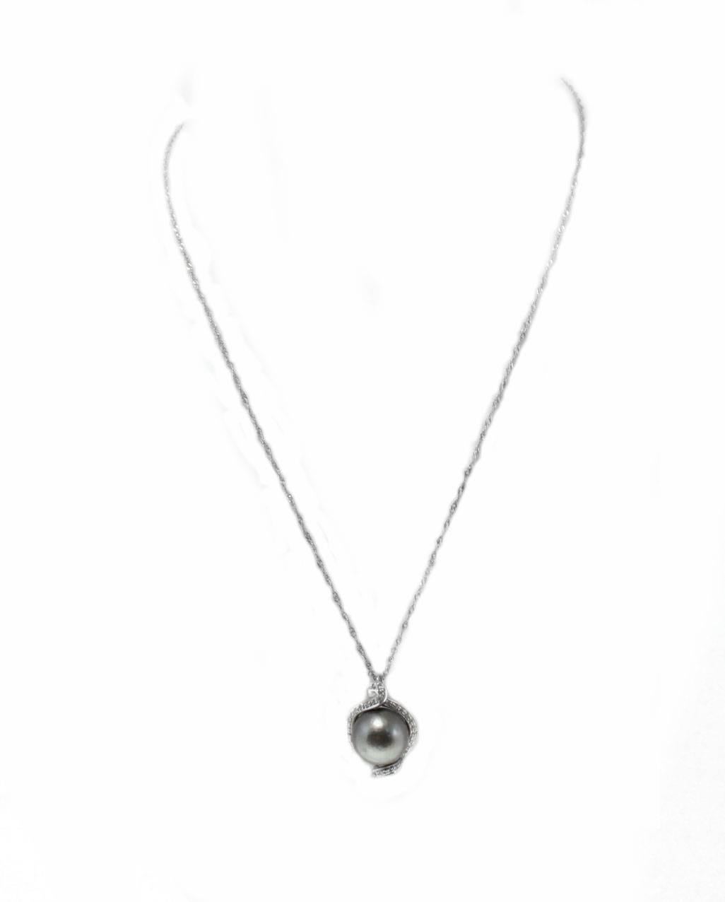 Retro  Black Pearl Diamond Gold Necklace