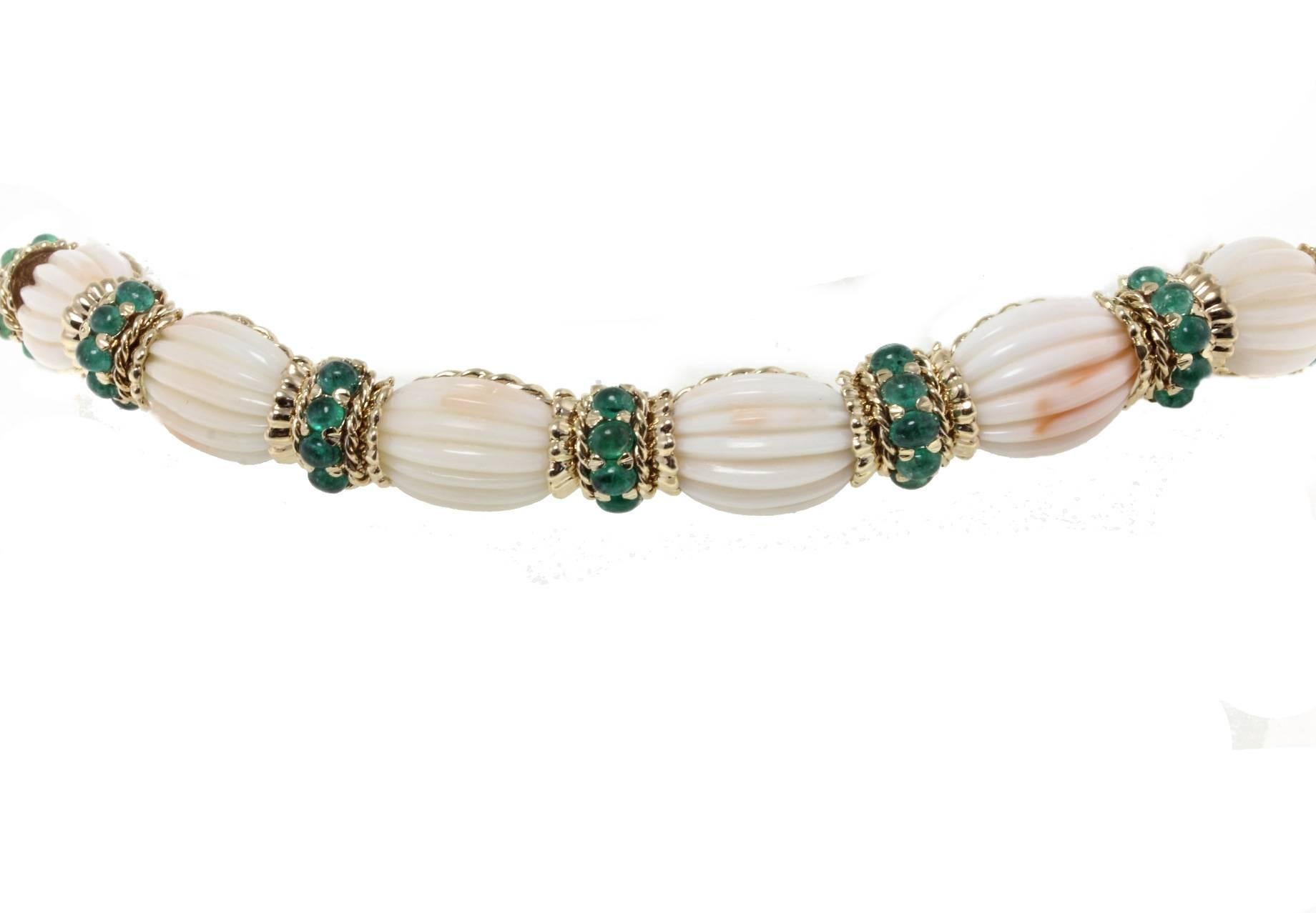 

Charming link bracelet composed of coral alternating emerald to link it. All is mounted in 14kt yellow gold.
tot weight 41.5gr

Rf. efic 
For any enquires, please contact the seller through the message center.