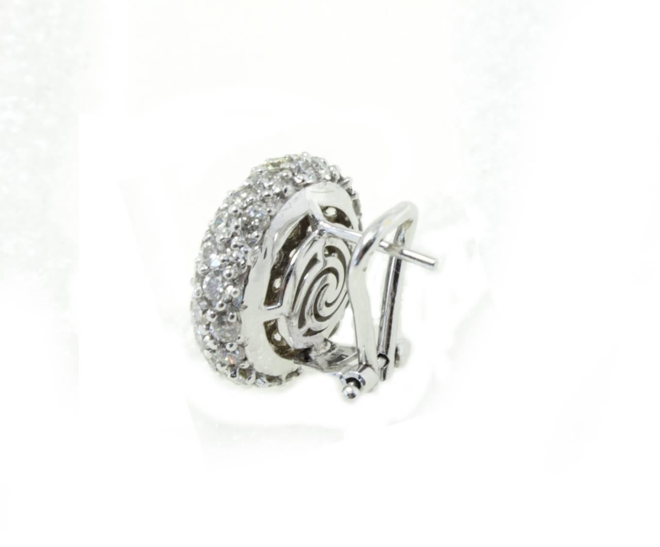 Retro 8.16 ct White Diamonds, 18K White Gold Stud Earrings