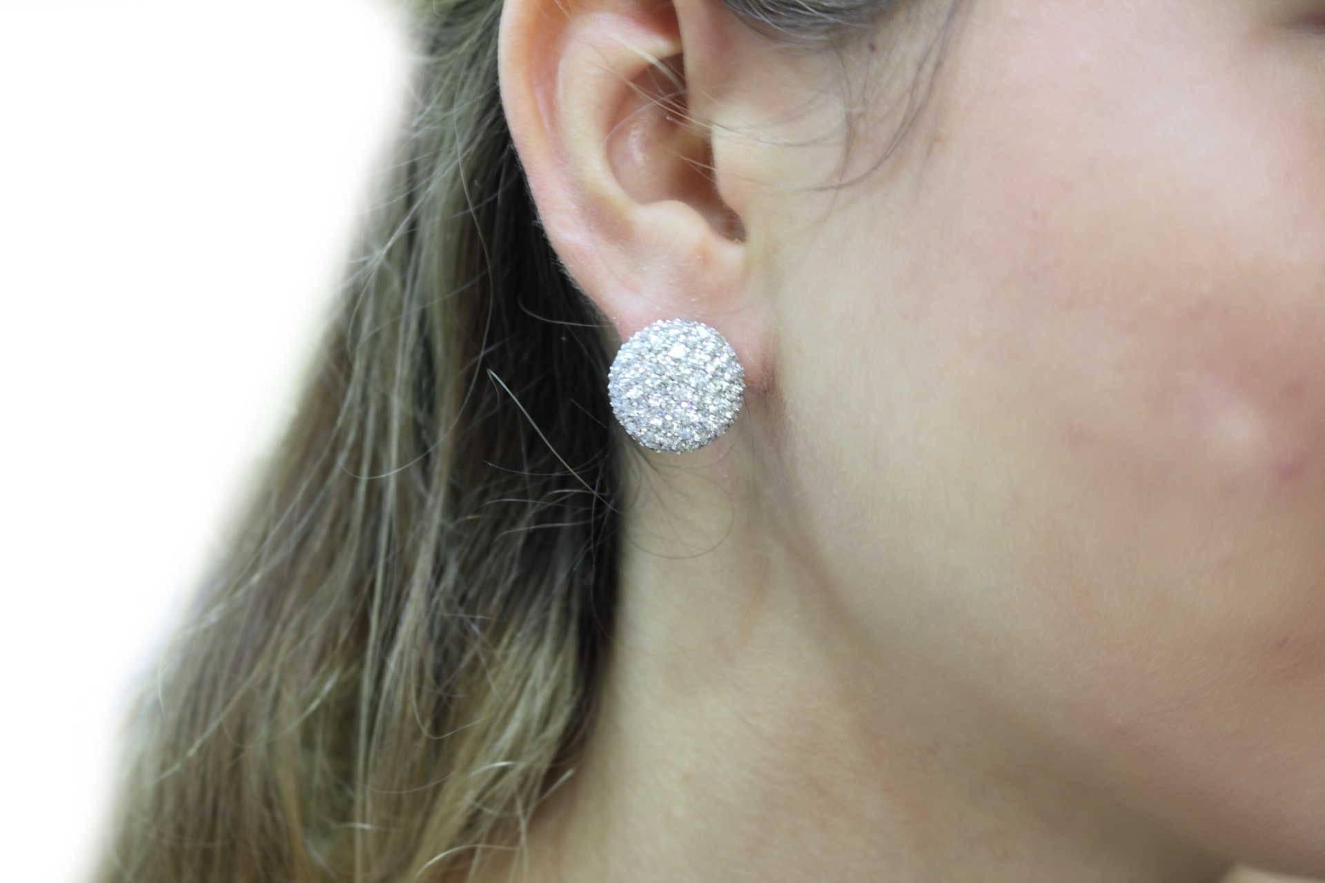 Brilliant Cut 8.16 ct White Diamonds, 18K White Gold Stud Earrings