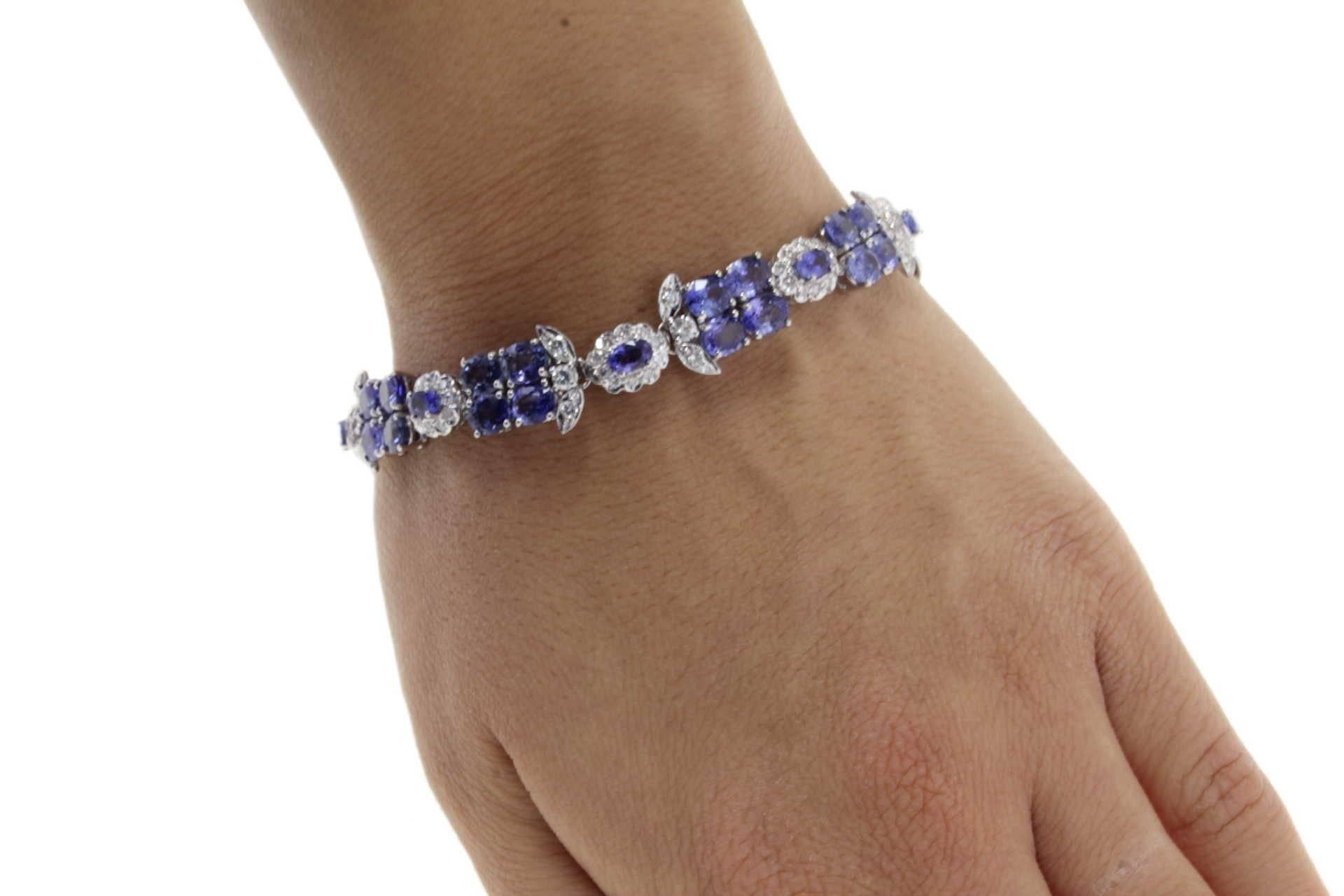 2.94 ct White Diamonds, 28.38 ct of Blue Sapphire White Gold Link Bracelet In Good Condition In Marcianise, Marcianise (CE)