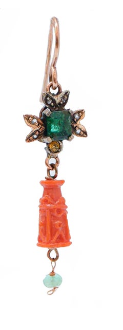 Pendientes de Coral, Esmeraldas, Diamantes, Oro Rosa y Plata.