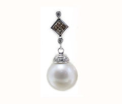 5.20 g Australian  Pearls, 1.48 ct Brown Fancy Diamonds White Gold Earrings