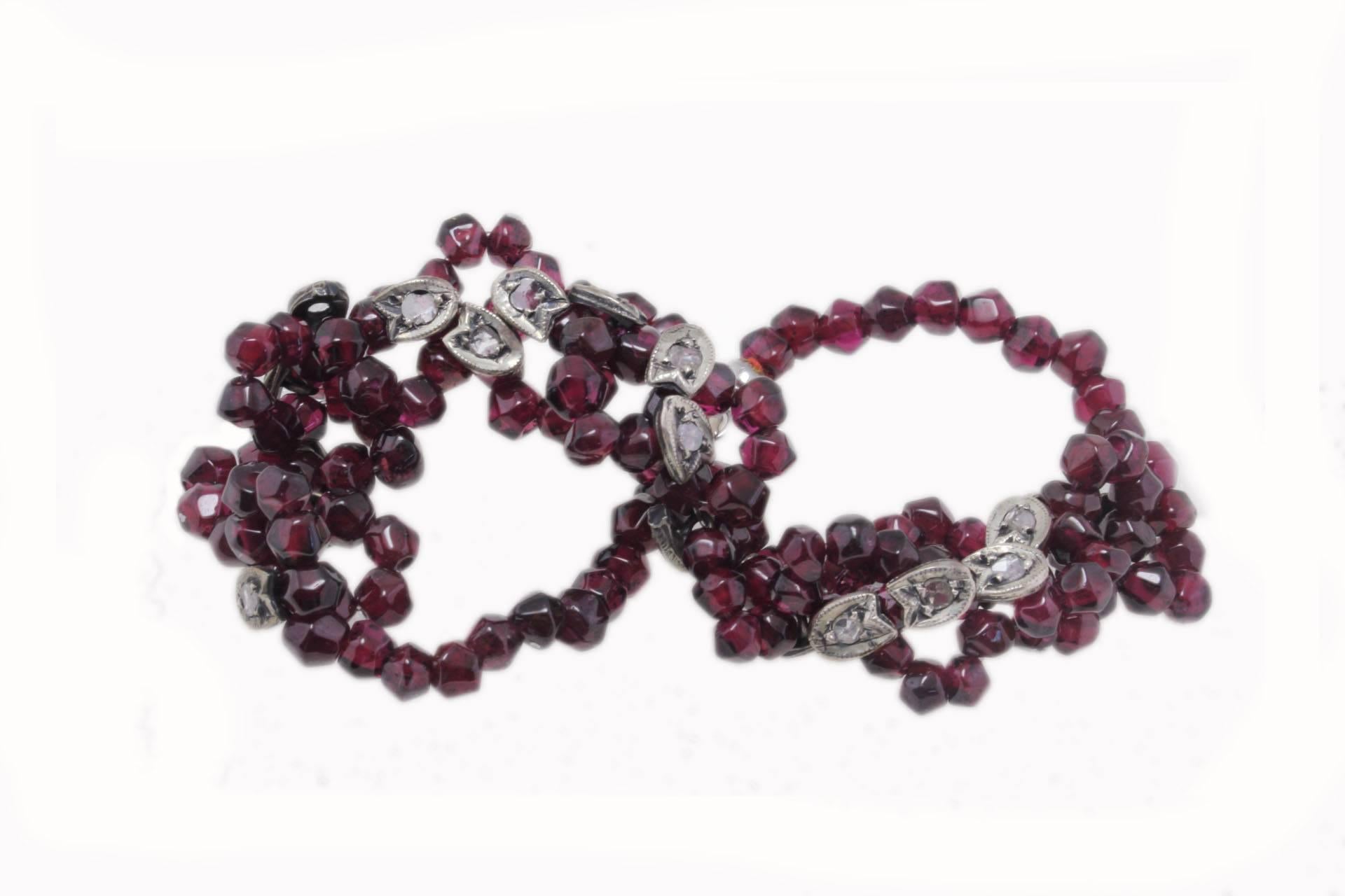 Elegant and charming garnets bracelet composed of silver closure and detailes adorned with diamonds.
Tot weight 15.8 g
Garnet 13.10 g
Diamonds 0.75 ct 
R.F igr