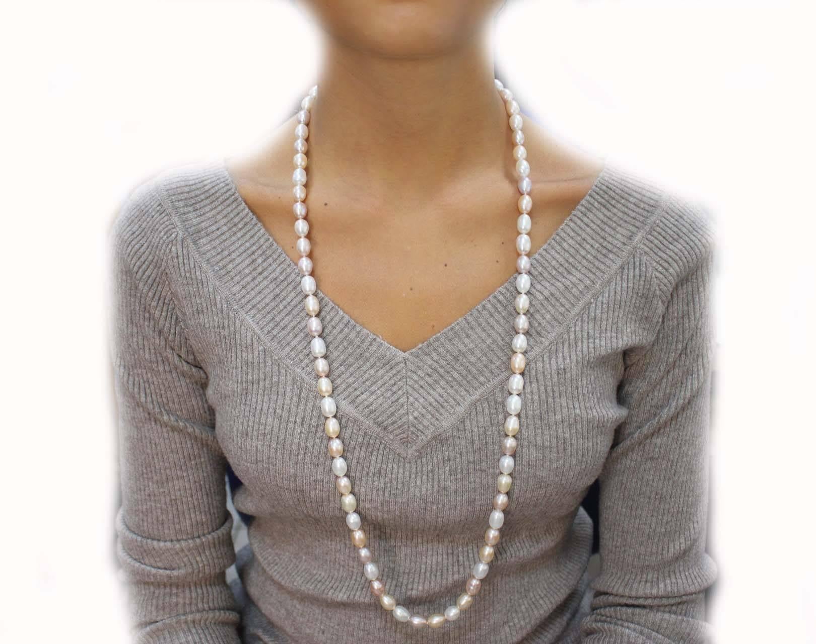  88.70 g Pearls Beaded/ Multi-Strand Necklace In Good Condition In Marcianise, Marcianise (CE)