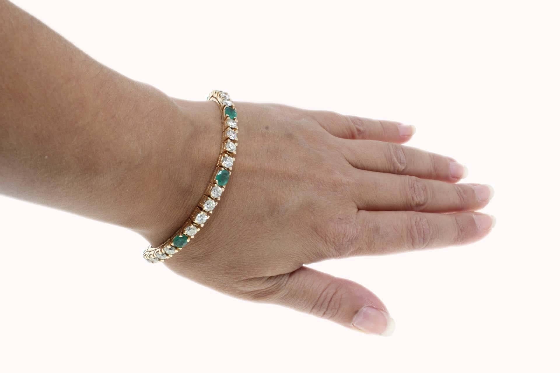 9.47 ct Diamonds, 3.92 ct Emeralds Rose Gold Tennis Bracelet In Excellent Condition In Marcianise, Marcianise (CE)