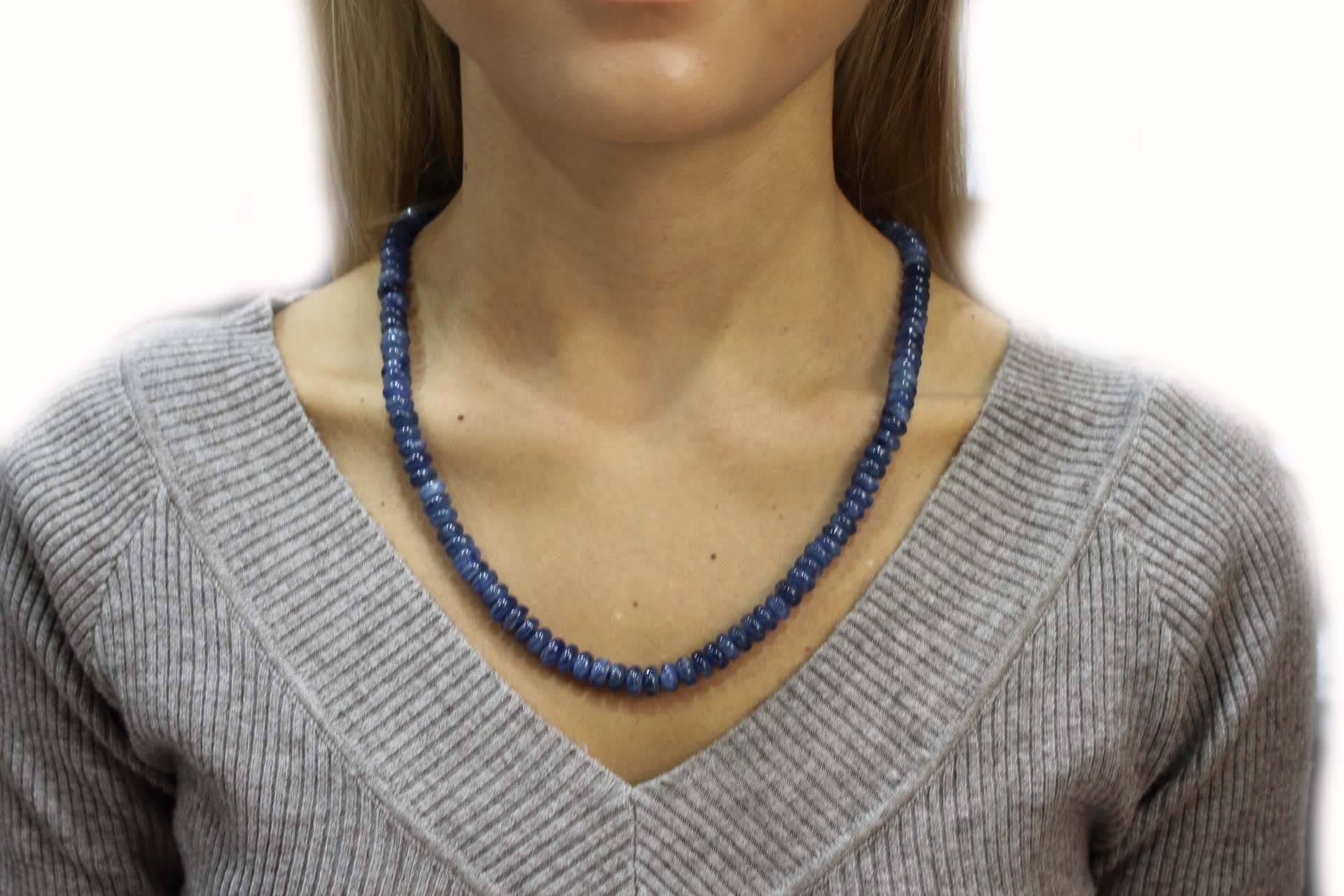 Retro 69.90 g Kyanite and Hook Silver Closure Beaded Necklace