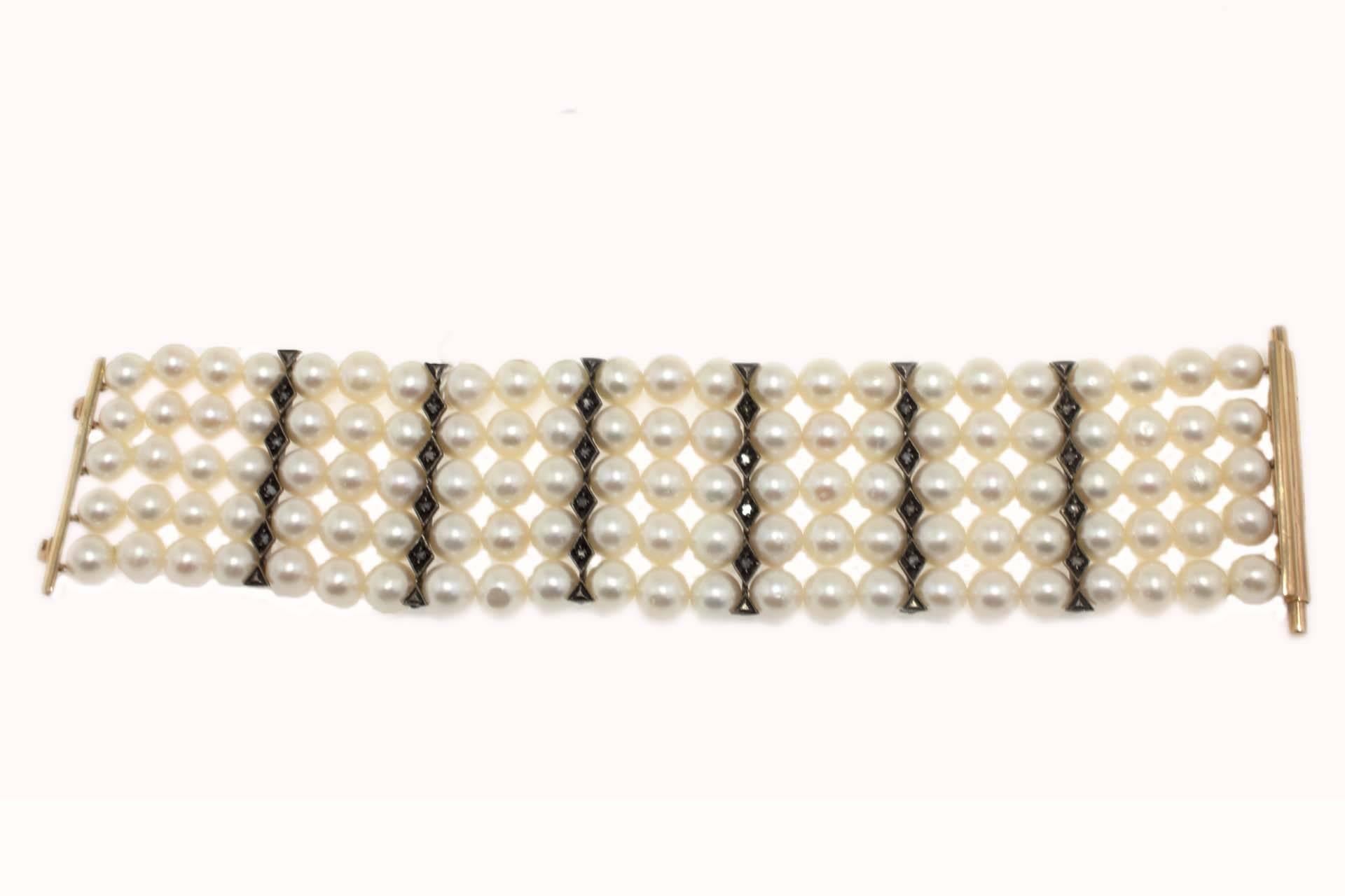 Mixed Cut 77.20 g White Pearls, 0.30 ct Diamonds Rose Gold and Silver Beaded Bracelet For Sale