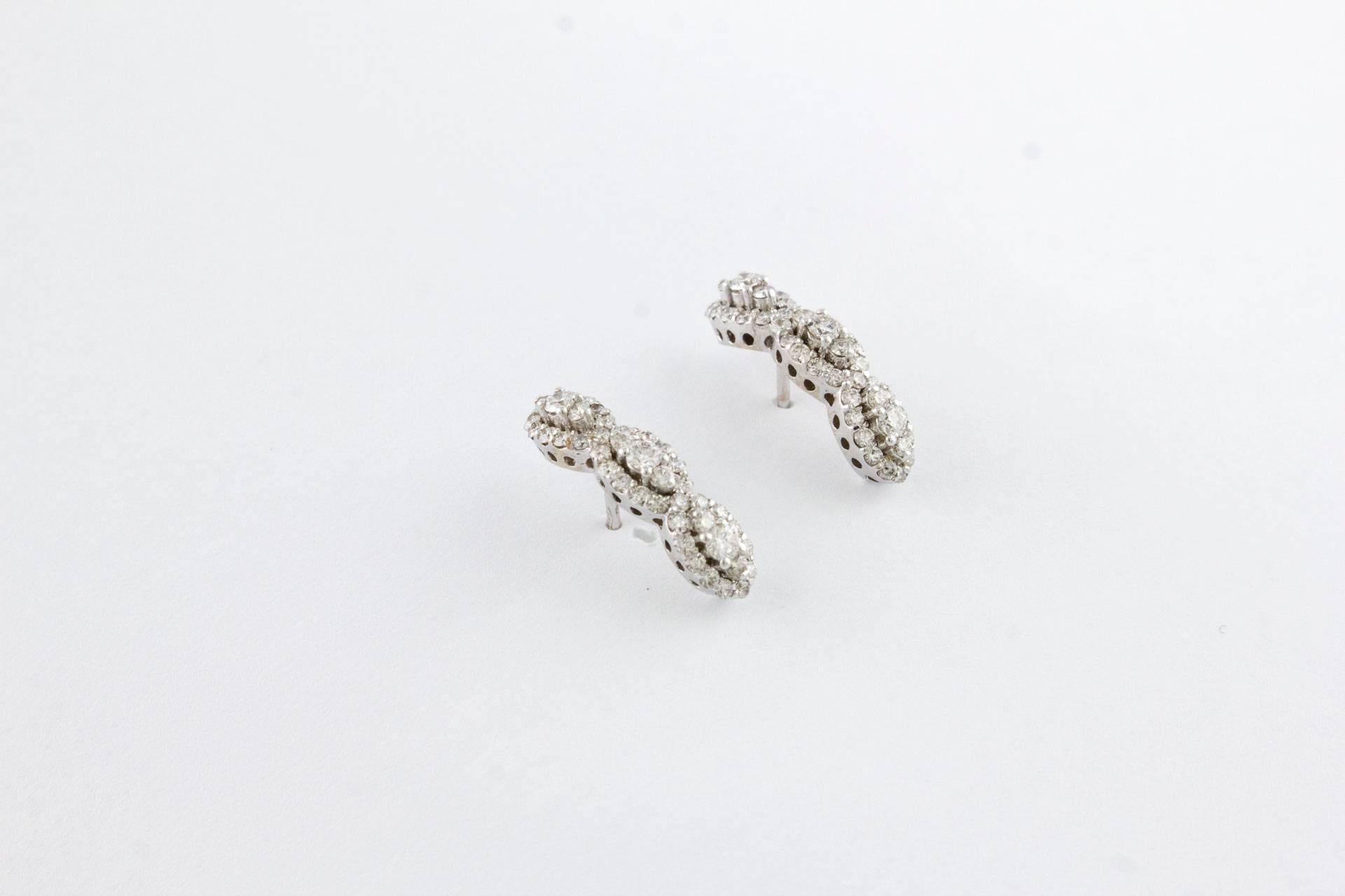 Brilliant Cut Diamonds  Earrings, 18 kt White Gold Stud/Dangle For Sale