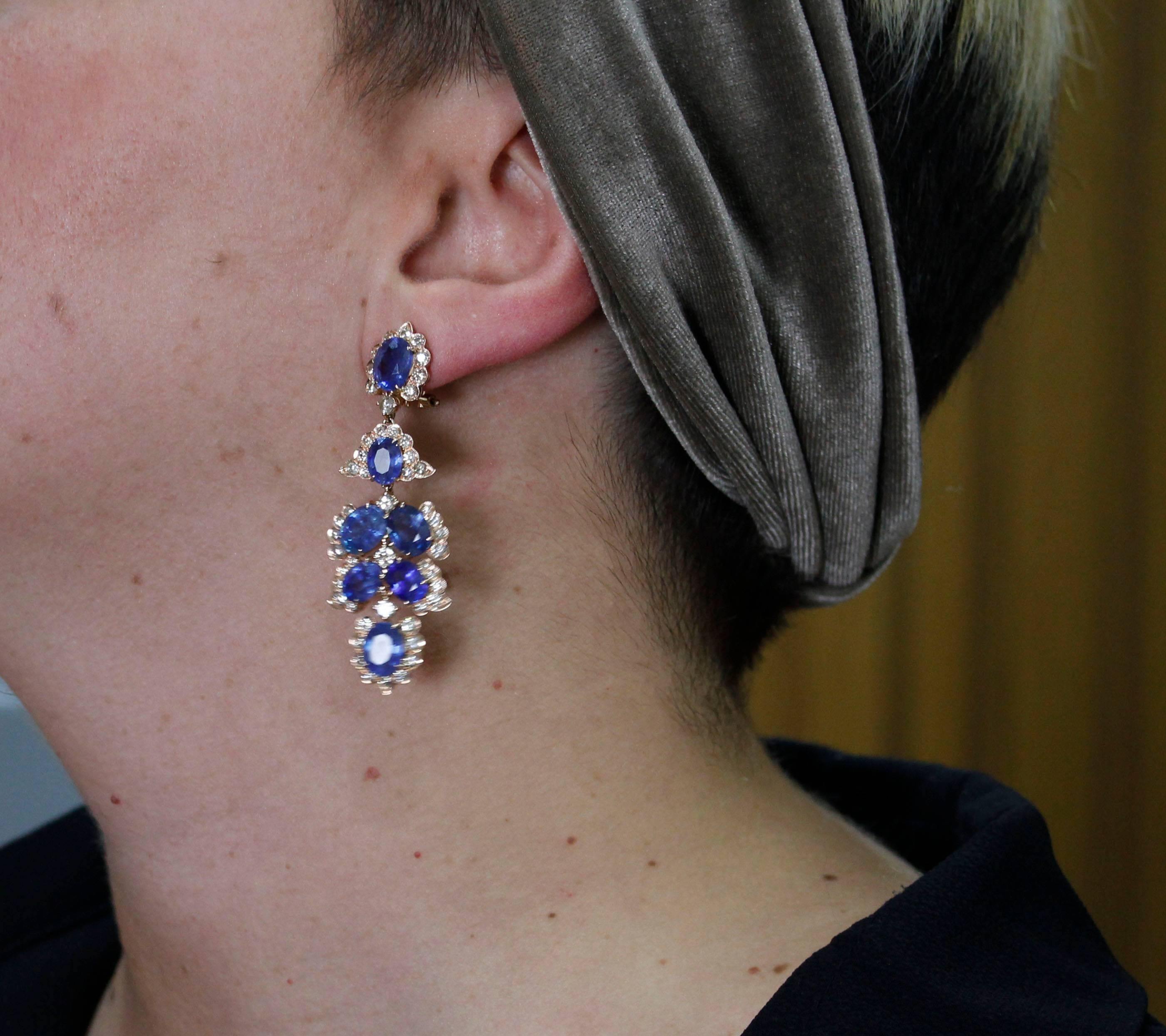 Boucles d'oreilles pendantes en or rose avec diamants et saphirs Bon état - En vente à Marcianise, Marcianise (CE)