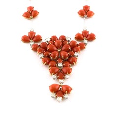 Collier en or rose Fashion Design avec gouttes de corail rouge et diamants