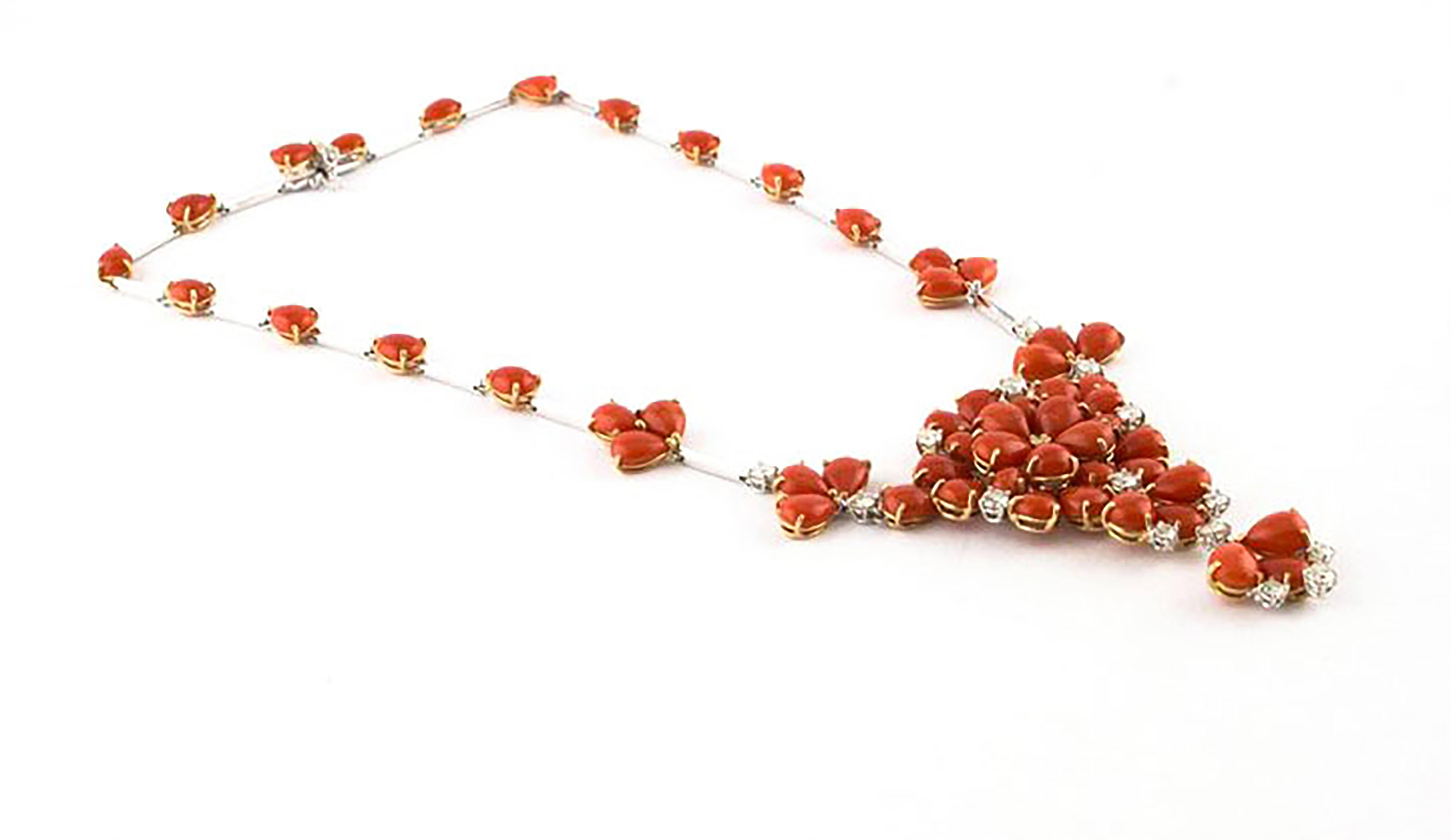 Collier en or rose Fashion Design avec gouttes de corail rouge et diamants Bon état - En vente à Marcianise, Marcianise (CE)