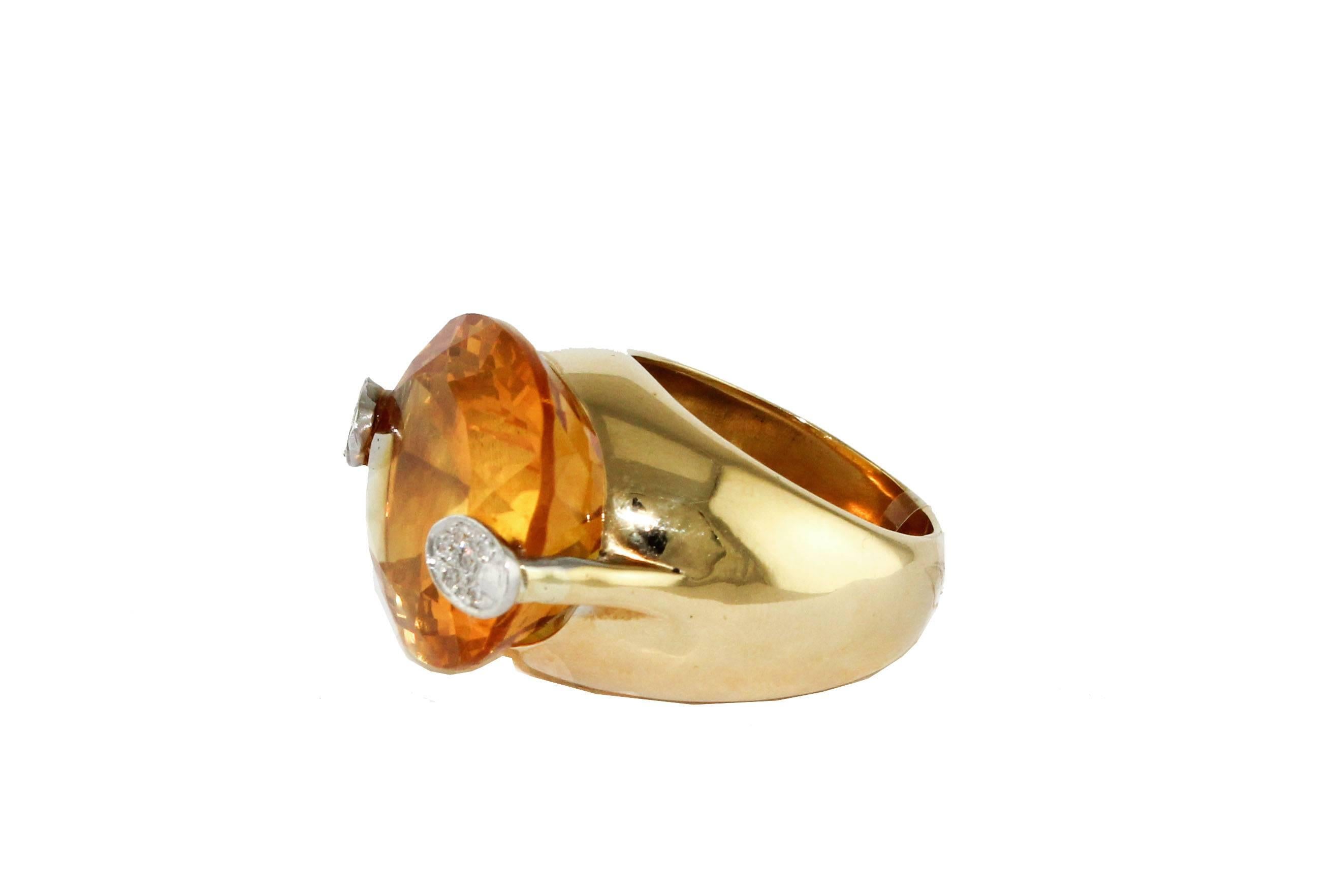 Fantastic ring in 18 kt yellow gold, from g 25, with diamonds of 0.22, and a beautiful central Topaz from ct 54.57.
Diamonds ct 0.22
Topaz ct 54.57
Total weight g 25
Size ita 20
Size franc 60
Size uses 9.17
R.F + ucai

For any enquires, please
