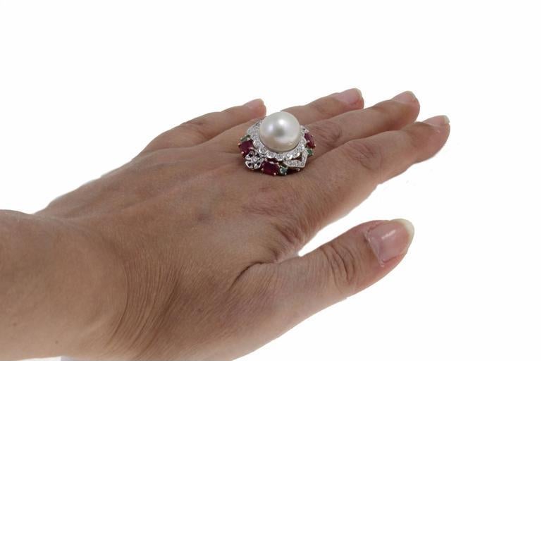 Anillo de oro con diamante, rubí, esmeralda y perla en Bueno estado para la venta en Marcianise, Marcianise (CE)