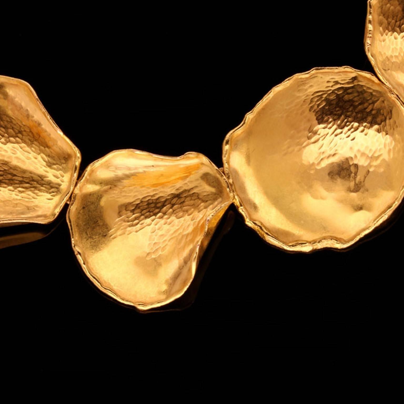 1979 Tiffany & Co. Angela Cummings Gold Rose Petal Halskette für Damen oder Herren