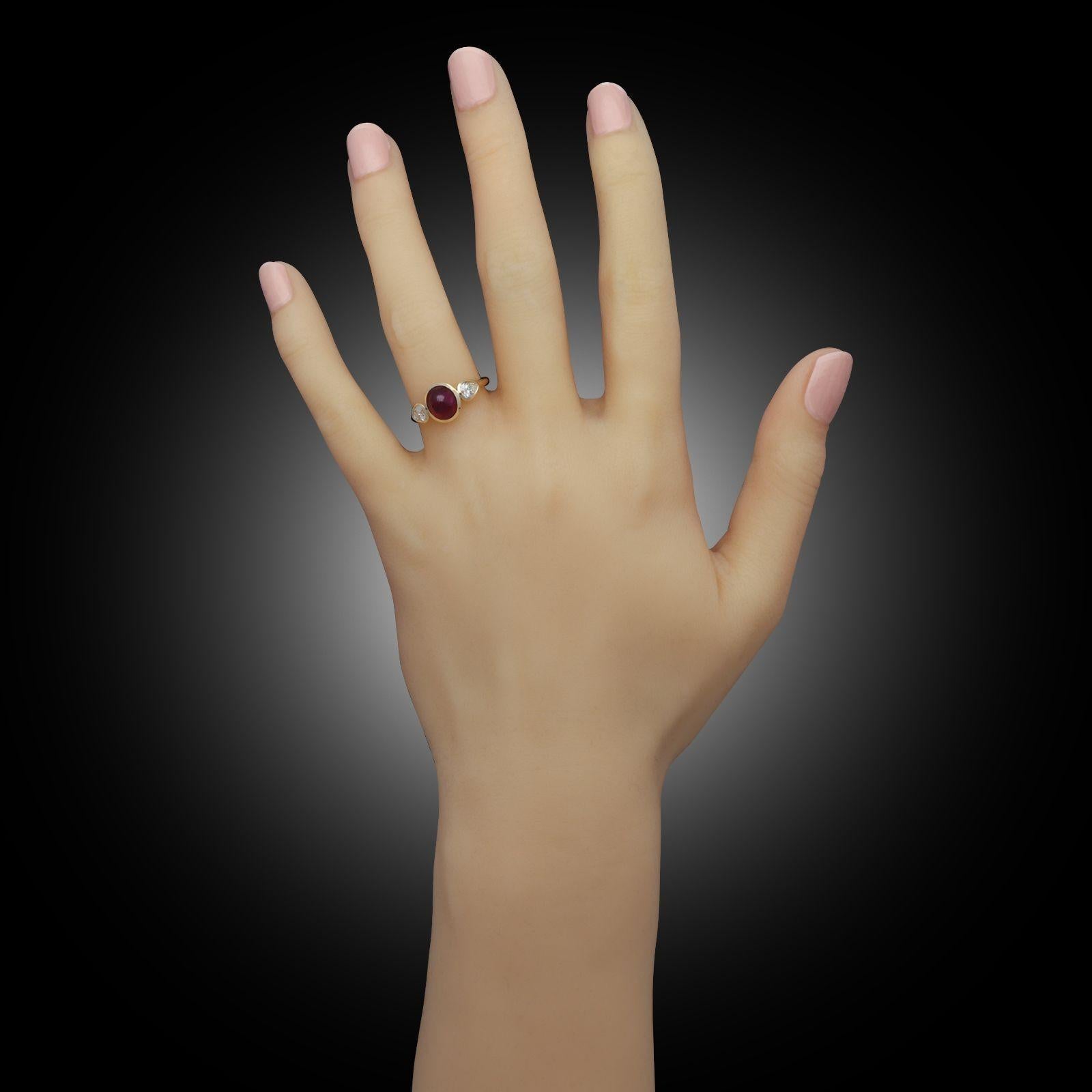Bague Hancocks en or jaune 18ct avec rubis de Birmanie et diamants de 2,70ct en vente 1
