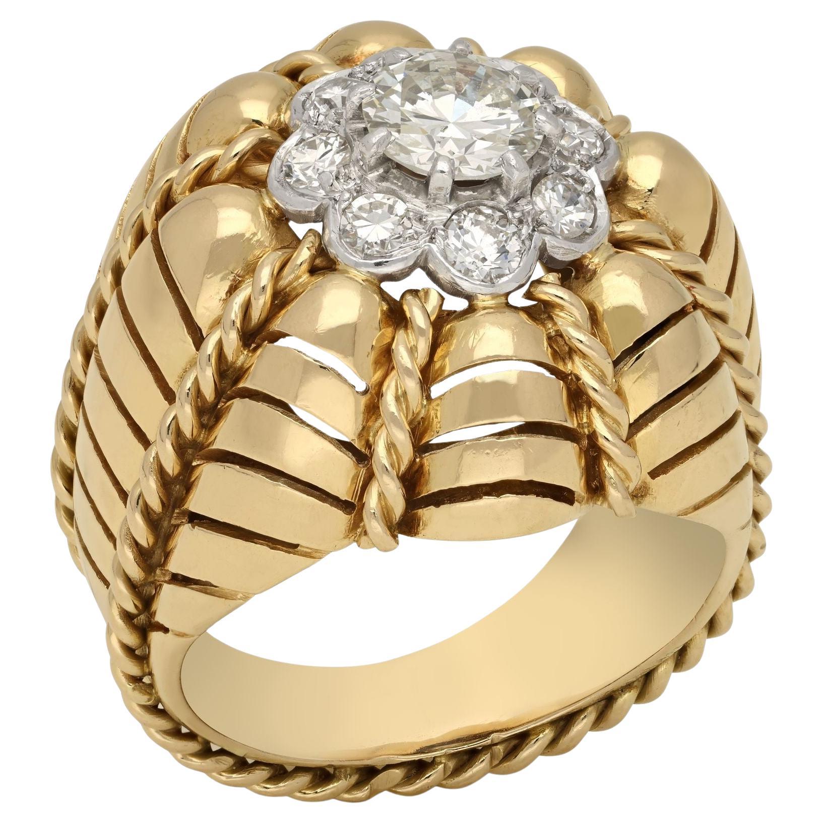 Anello Bombé d'epoca in oro giallo 18 ct e diamanti, circa 1950