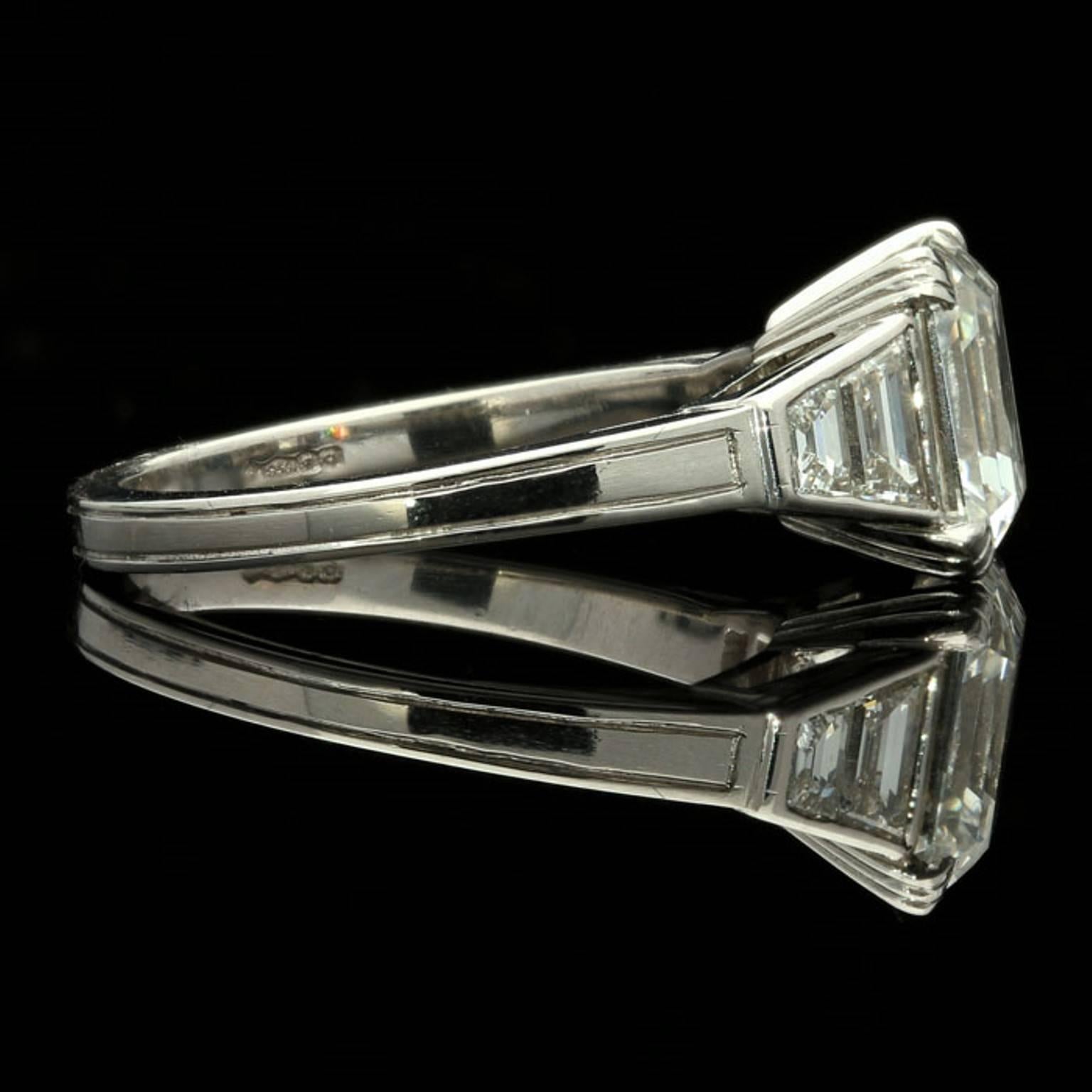 Hancocks GIA 2.77 Carat Asscher cut diamond platinum ring  In New Condition In London, GB